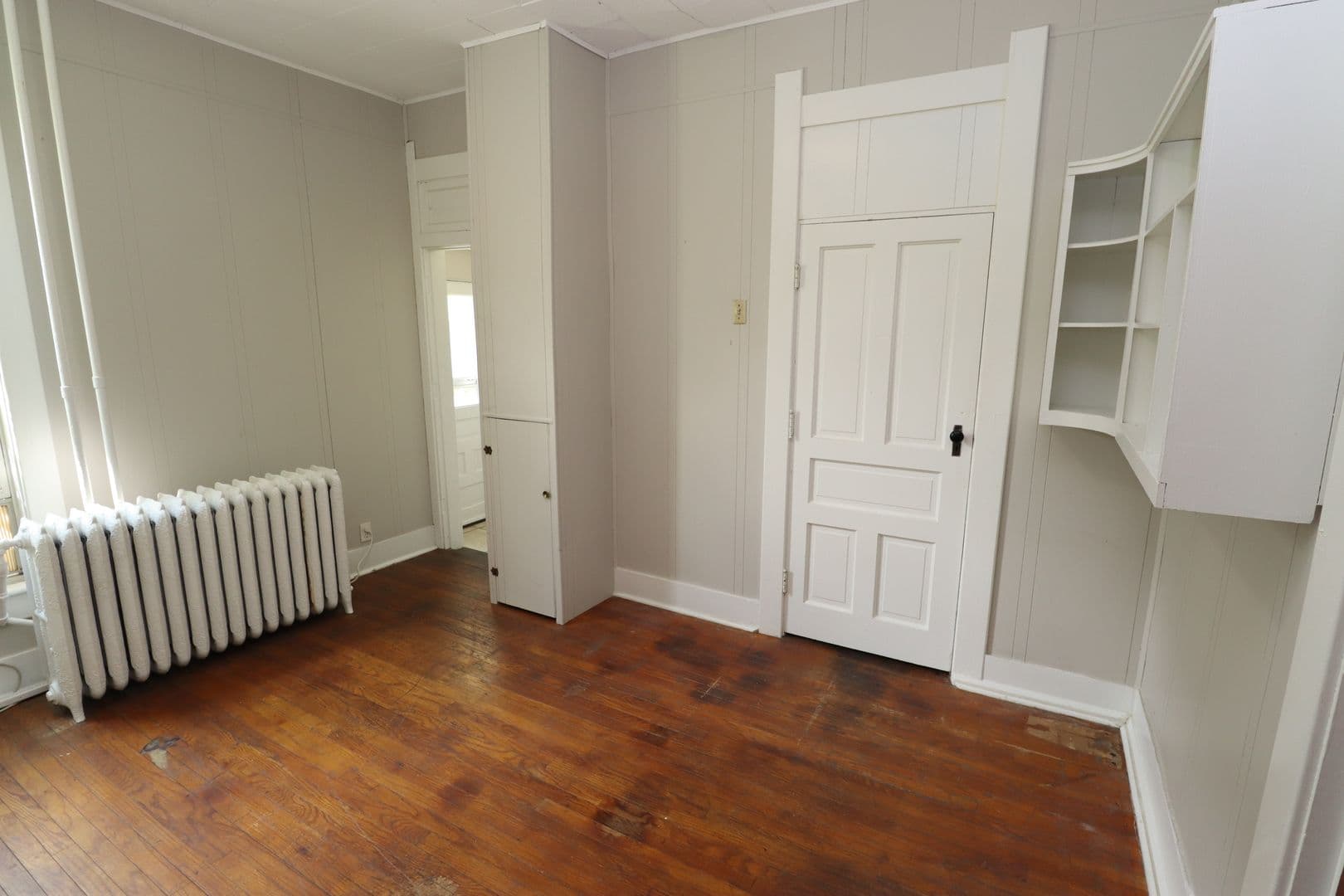 Noblesville House: 107 6th St