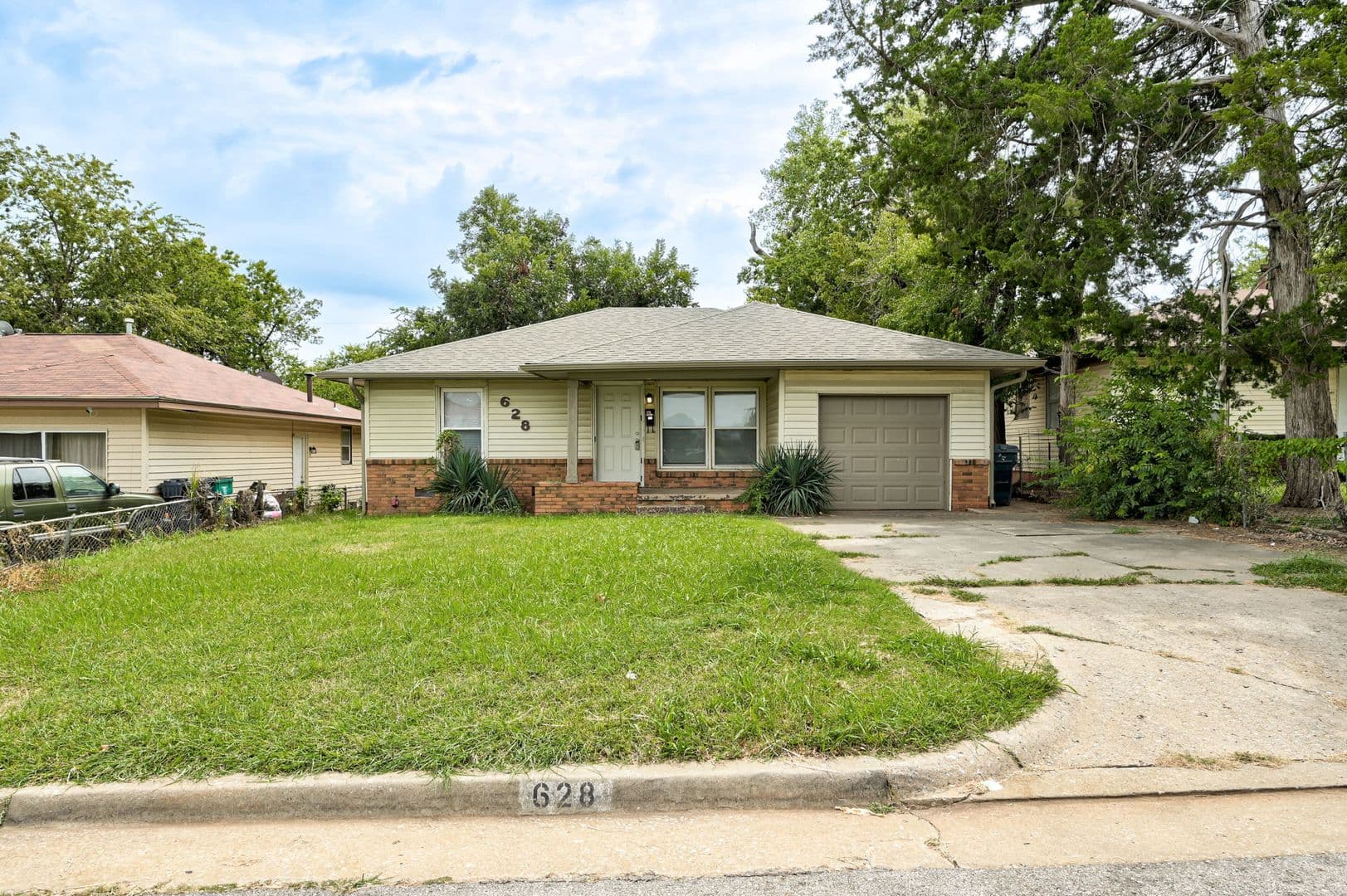 Oklahoma City House: 628 E Hill St