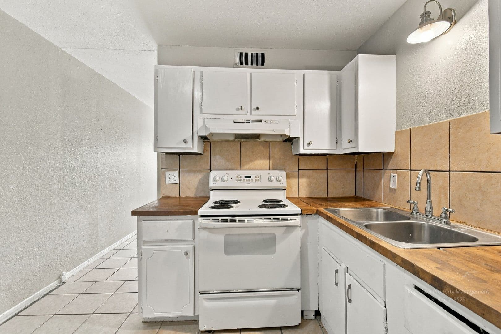 Tulsa House: 1072B N Irvington Ave