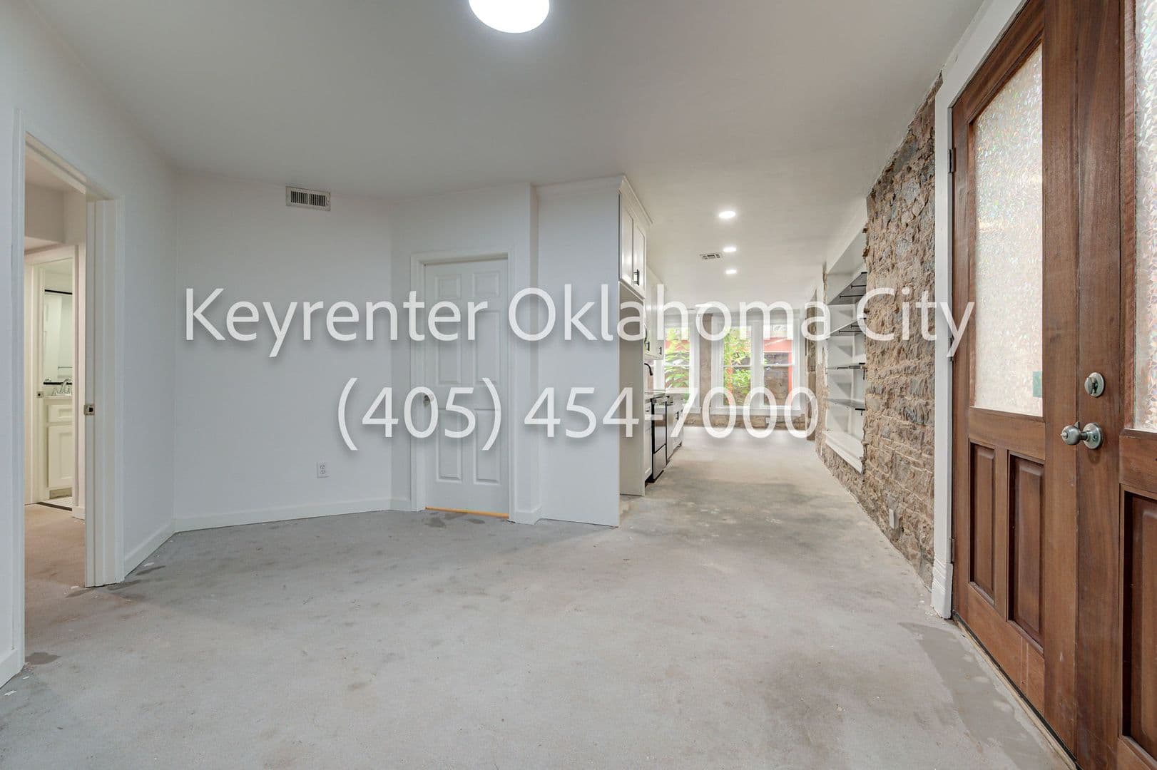 Guthrie Apartment: 116 S 2nd St