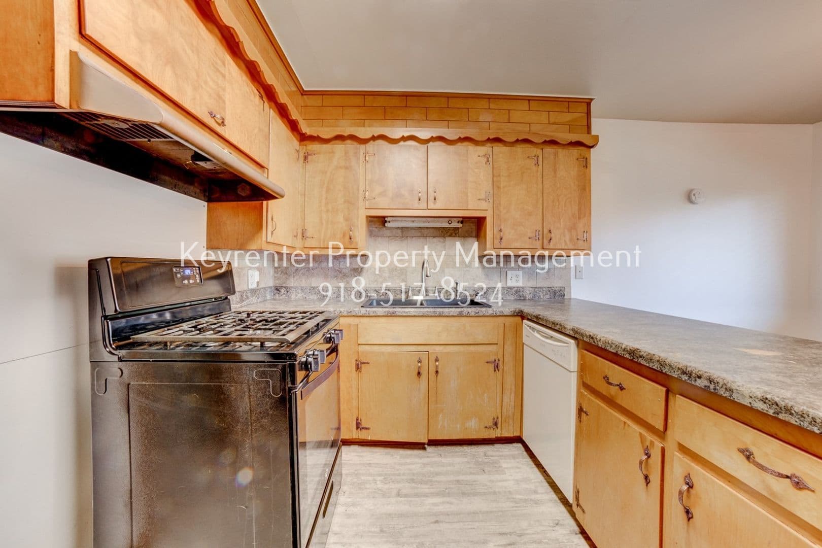 Tulsa House: 5548 S Owasso Ave