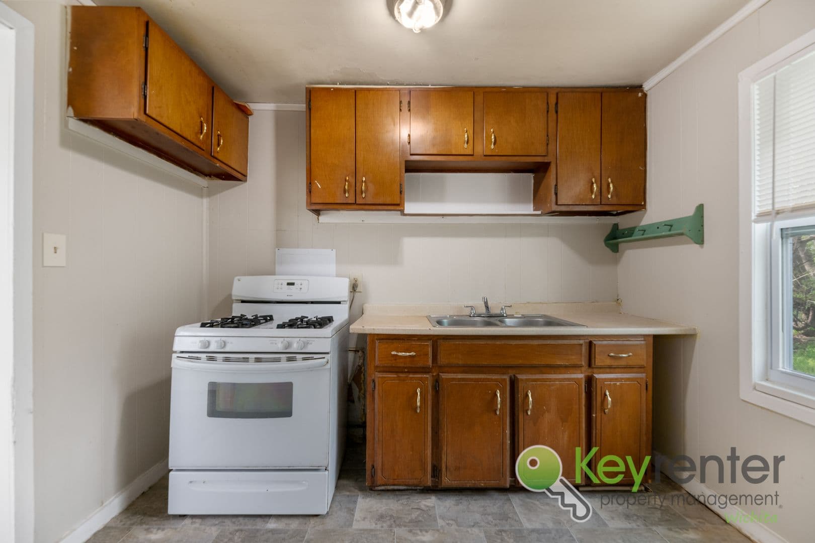 Wichita Apartment: 4301 E Whitney Ln