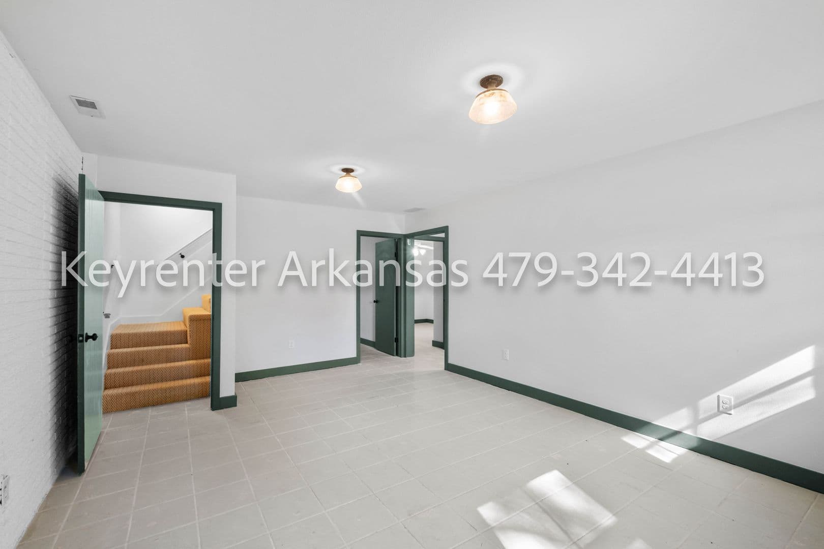 Fayetteville House: 4480 E Trough Spring Rd