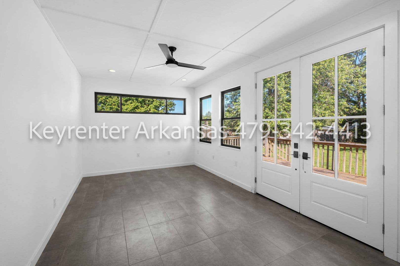 Fayetteville House: 4480 E Trough Spring Rd