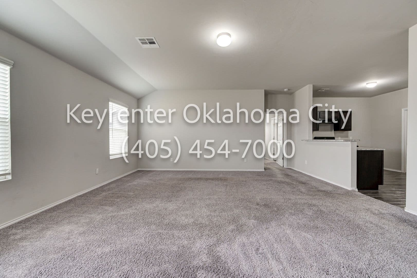 Newcastle House: 316 Karlee Ln