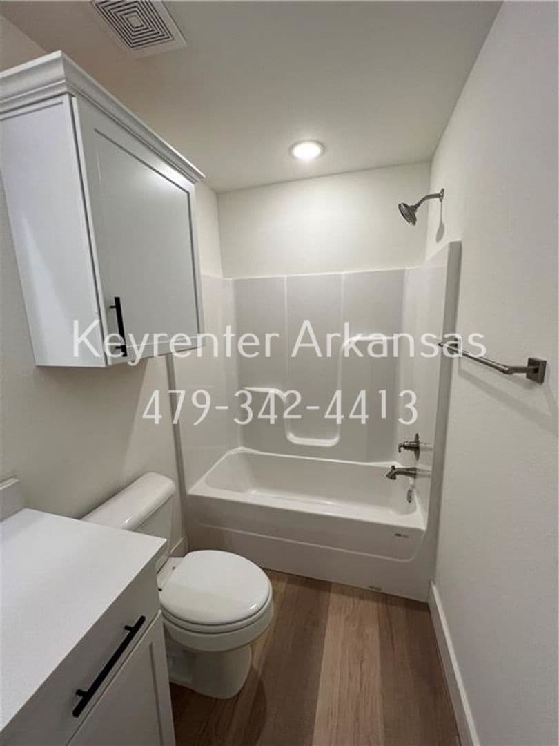 Bentonville Apartment: 2703 SW Livingston Sq