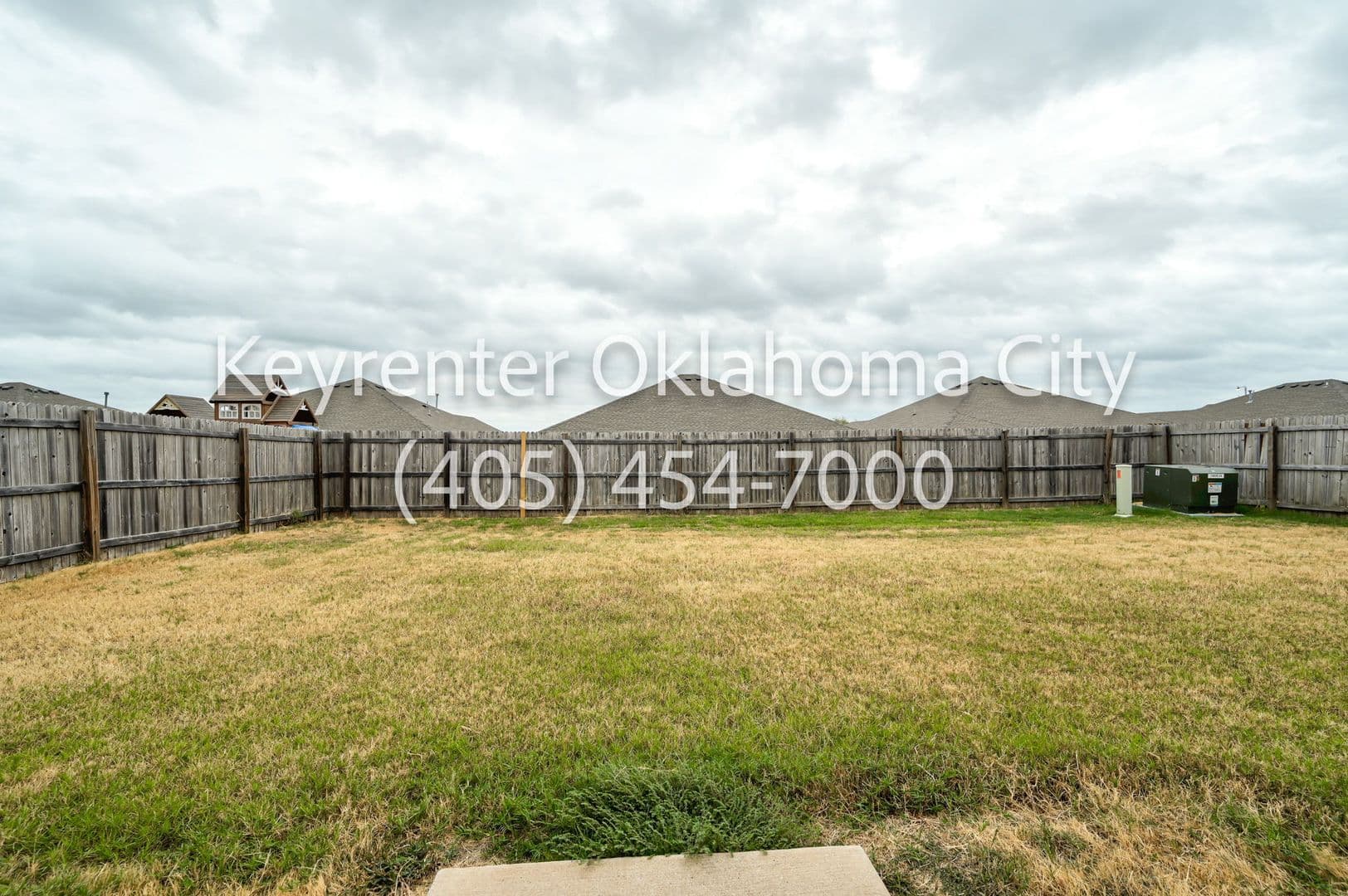 Newcastle House: 316 Karlee Ln