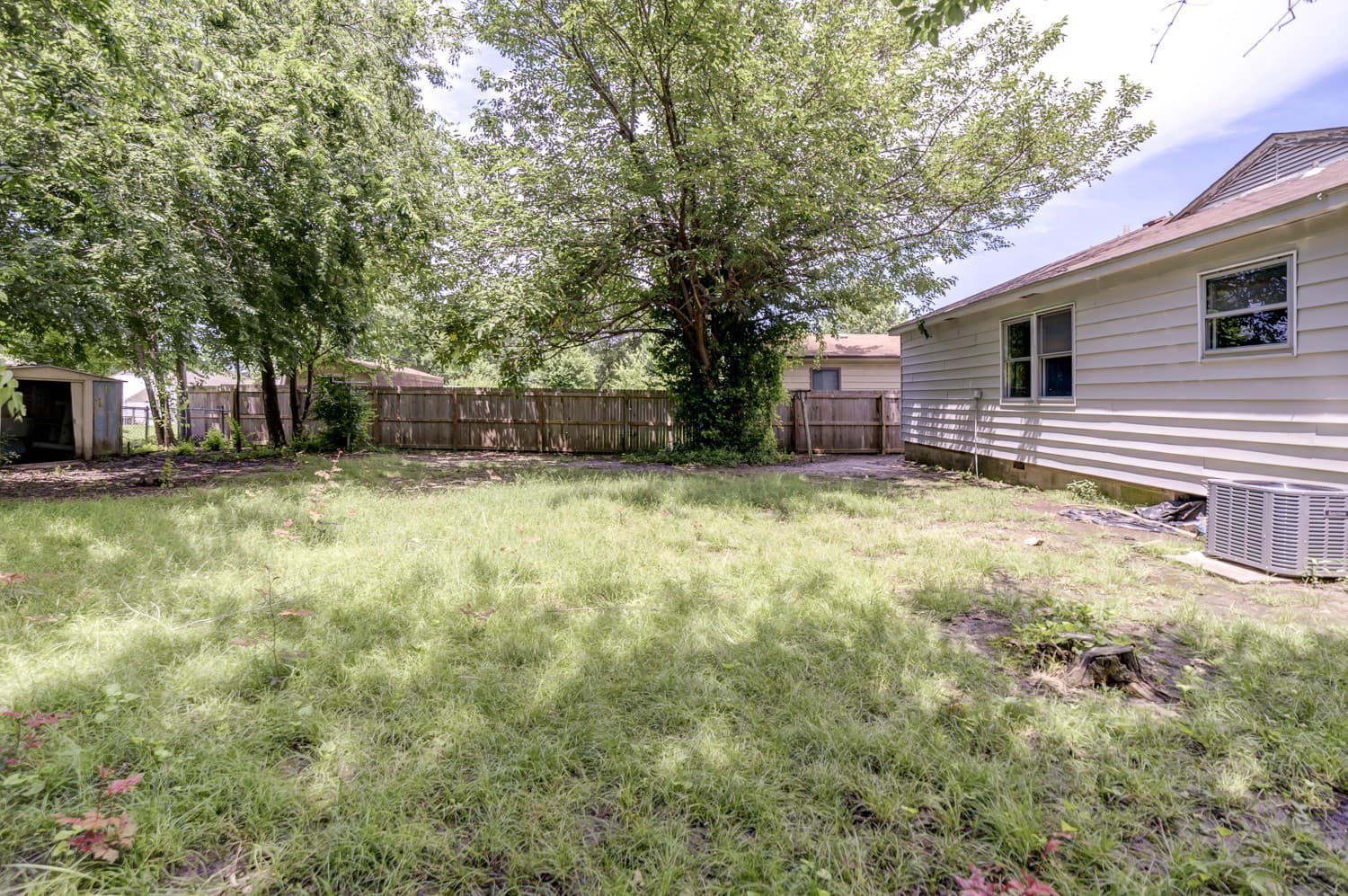 Broken Arrow House: 1618 S Ash Pl