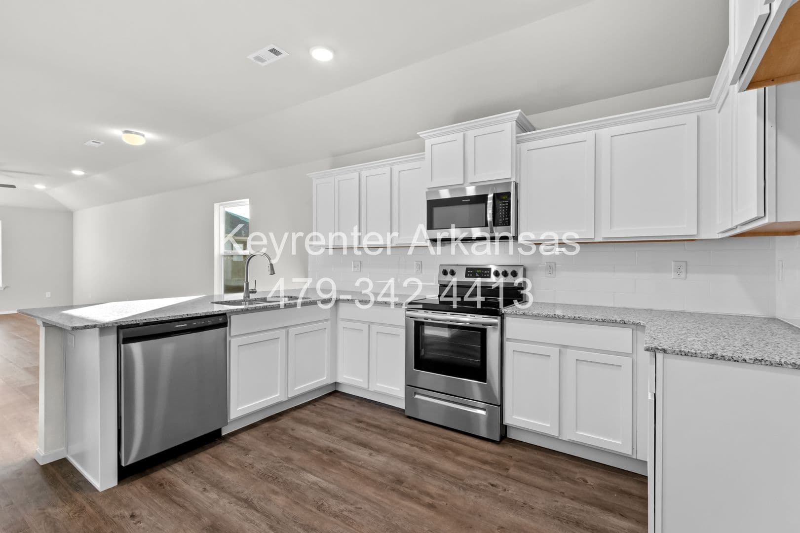 Fayetteville House: 846 E Sparrow Way