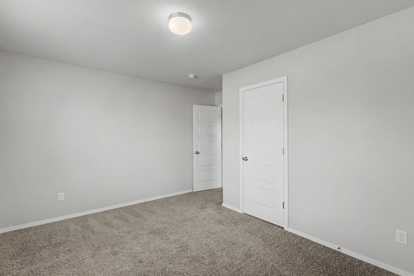 Fayetteville House: 1236 S Nighthawk