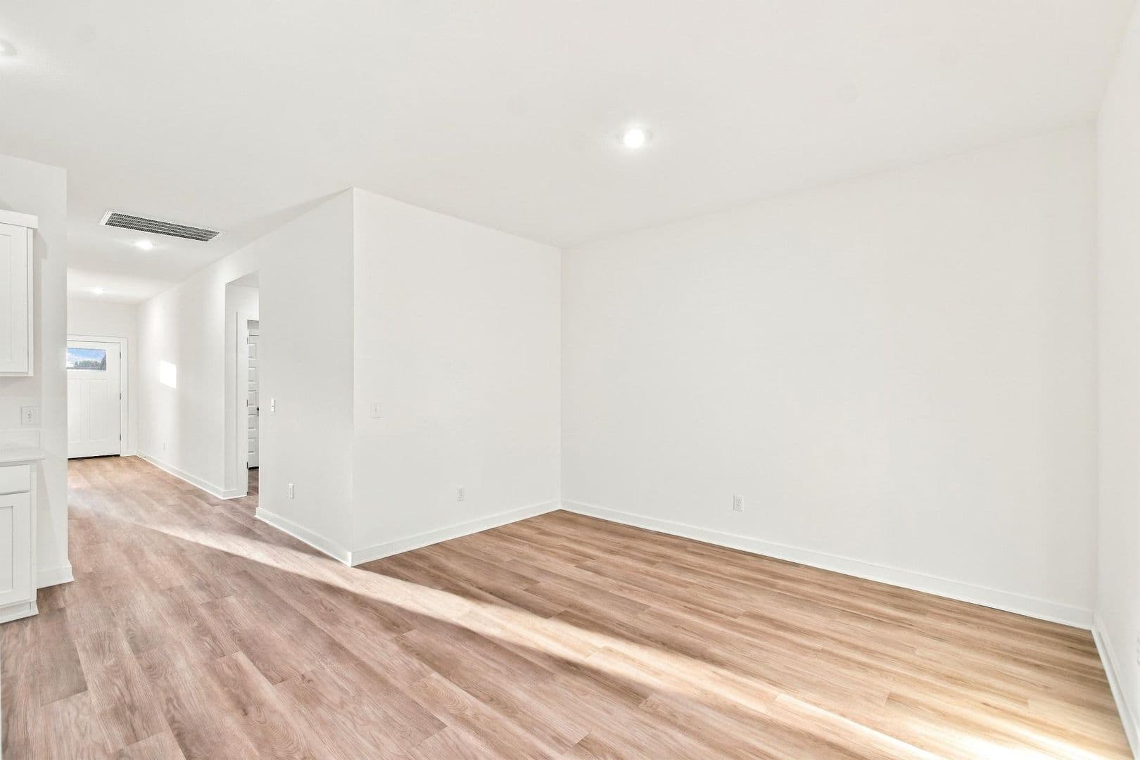 Fayetteville House: 4560 W Triangle St