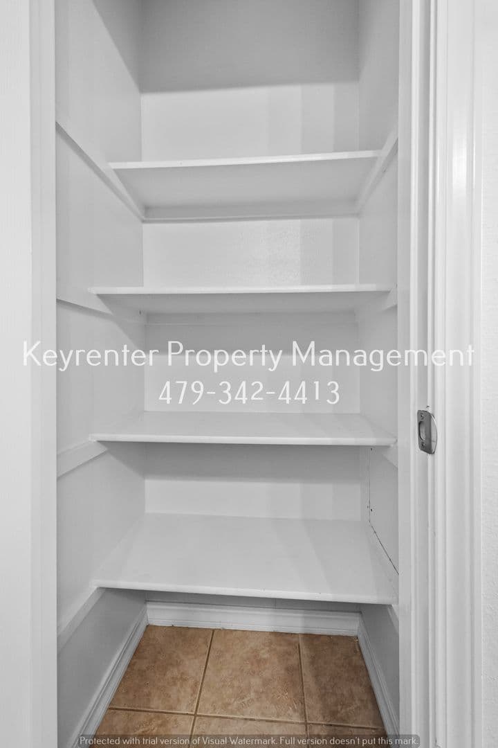 Bentonville House: 3703 Surrey Ave