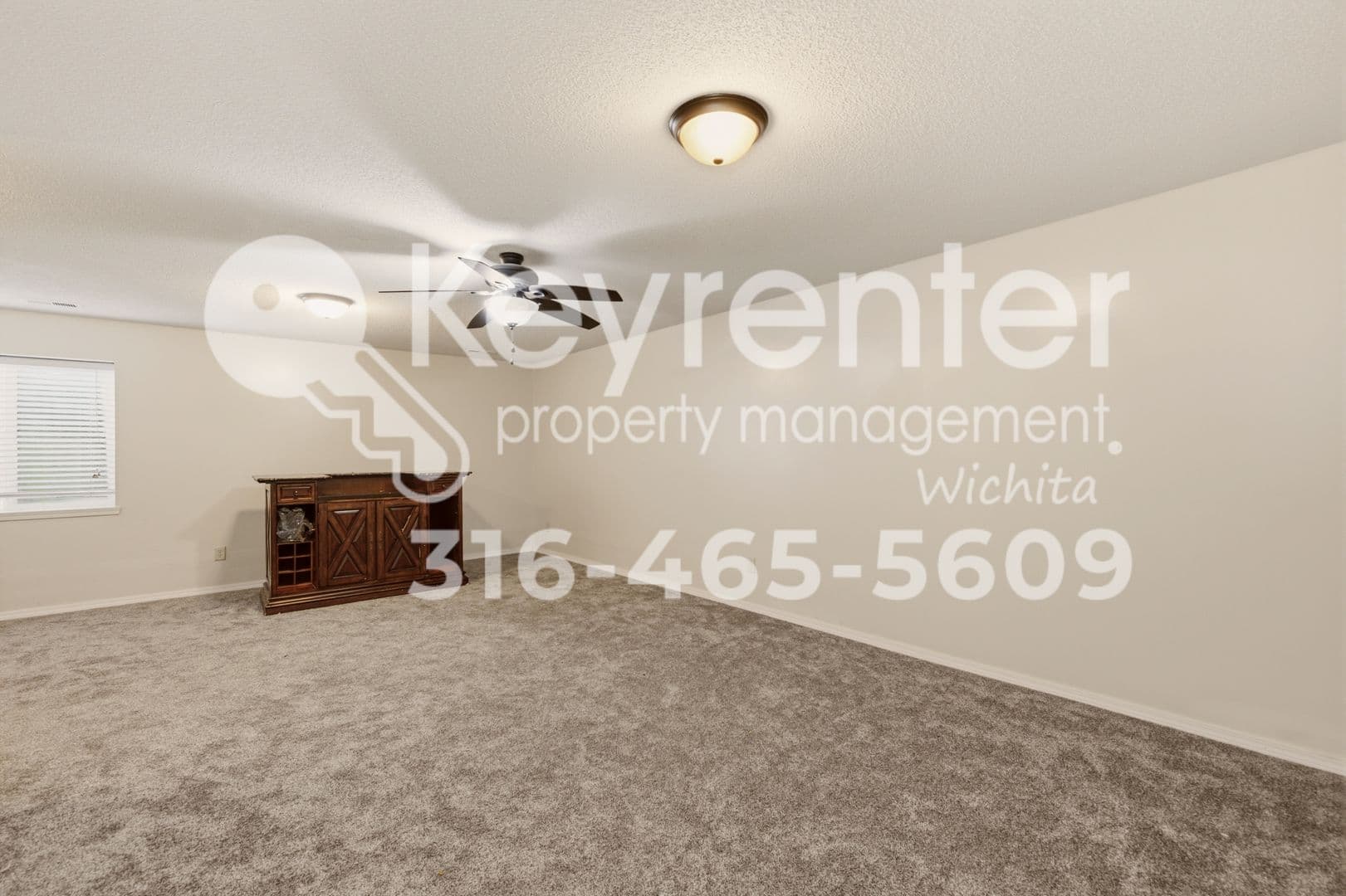 Mulvane House: 1823 N Country Walk Ln