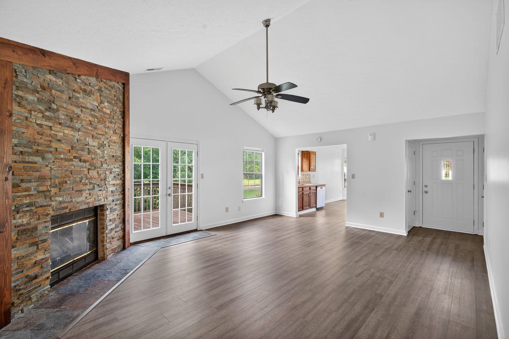 Indianapolis House: 8937 Summer Walk Dr E