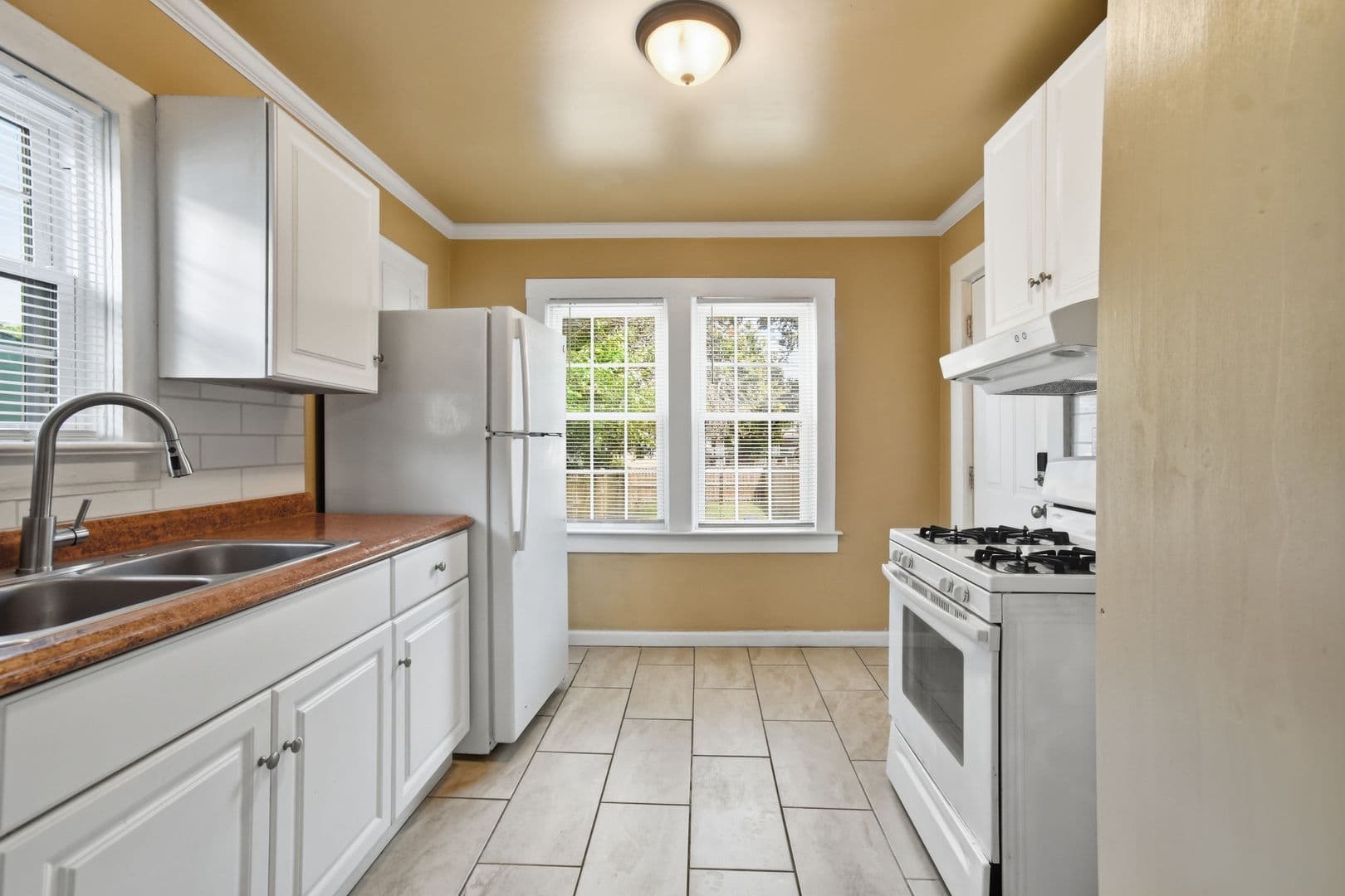 Tulsa Apartment: 1633 E 8th St