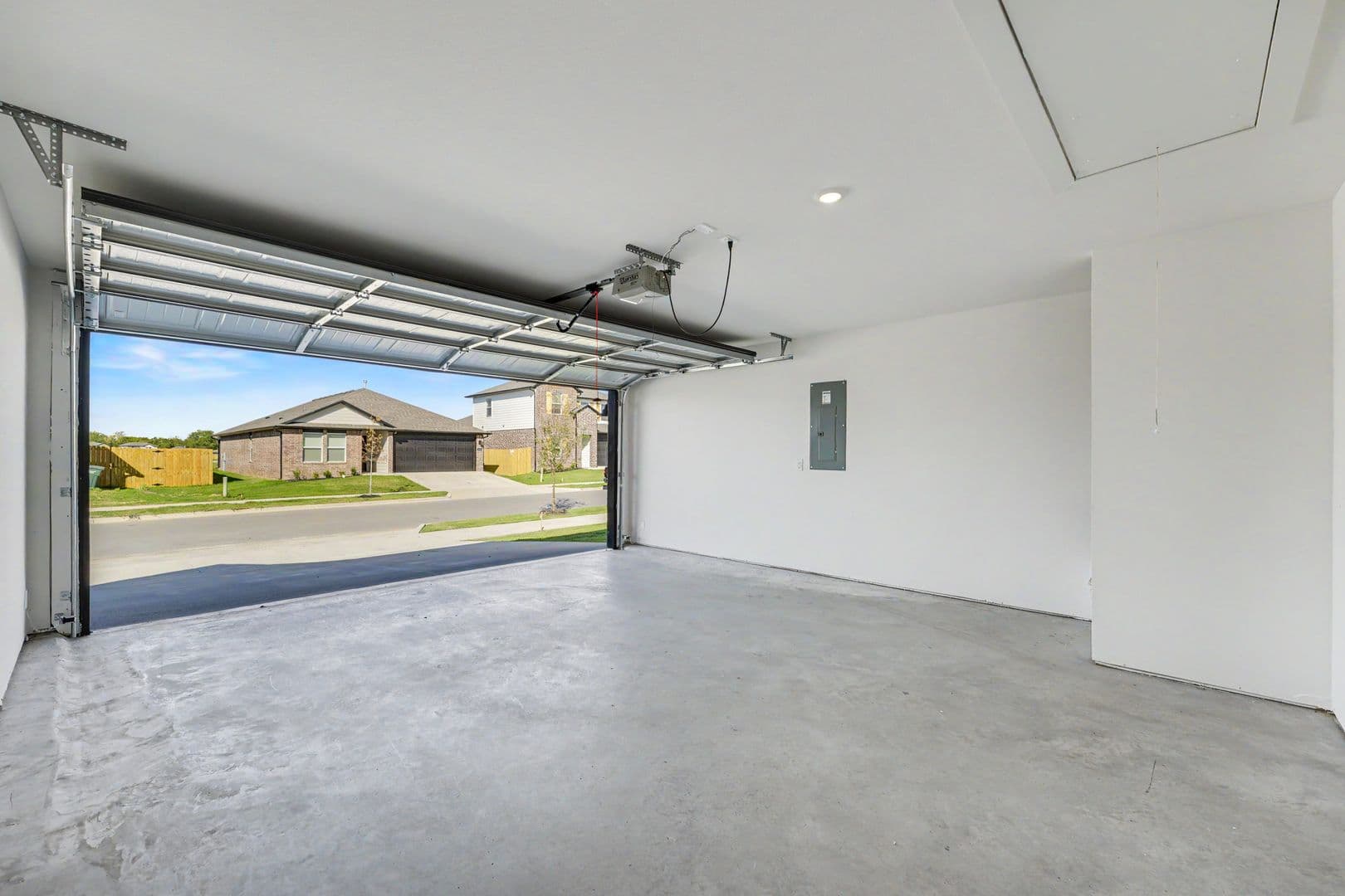 Fayetteville House: 4560 W Triangle St