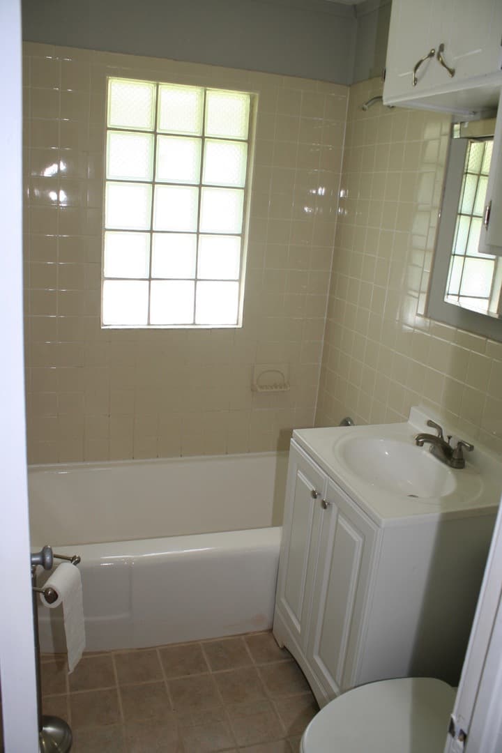 Tulsa House: 150 W 50th Pl N
