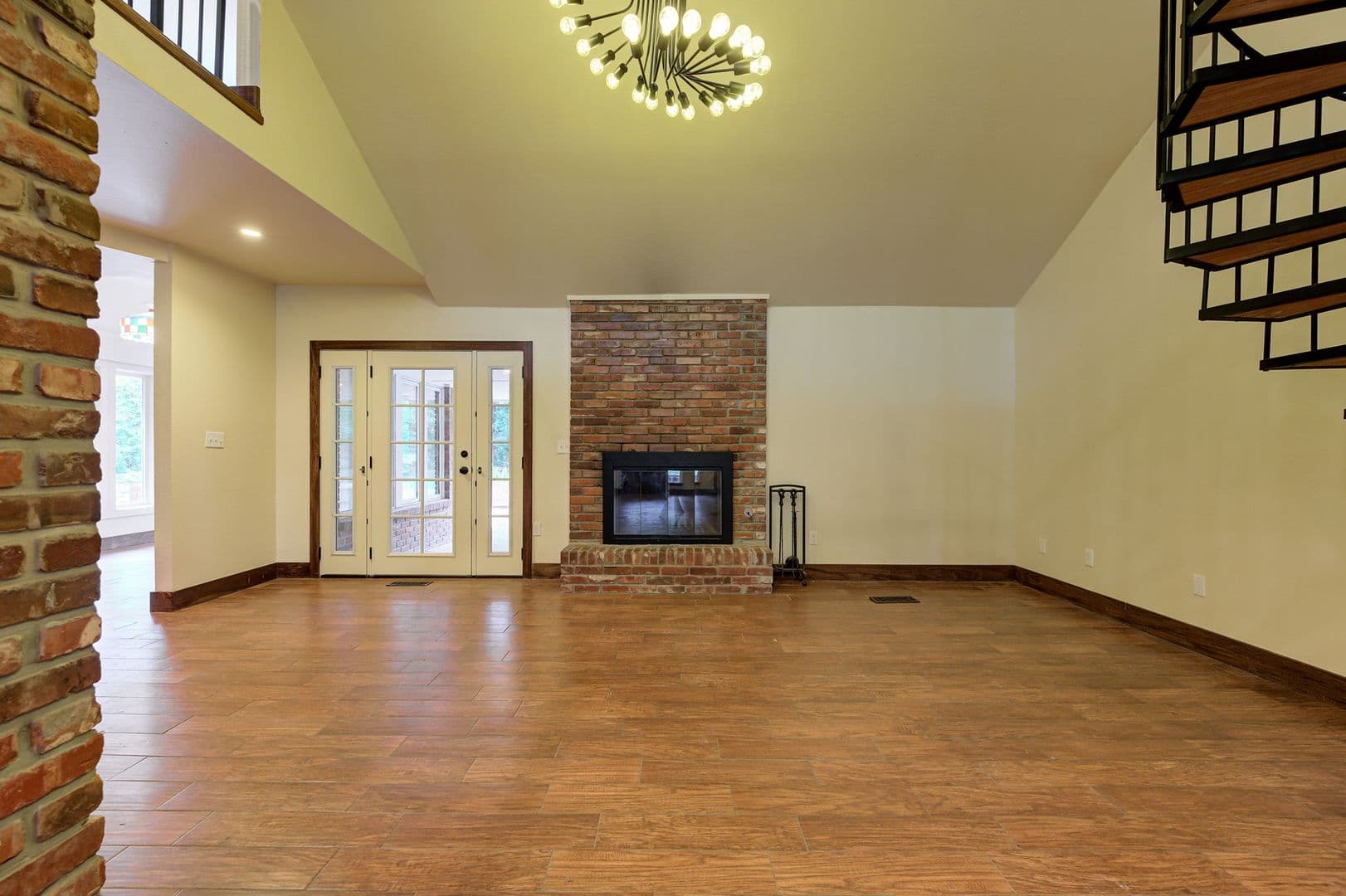 Edmond House: 2429 Cedar Oak Dr