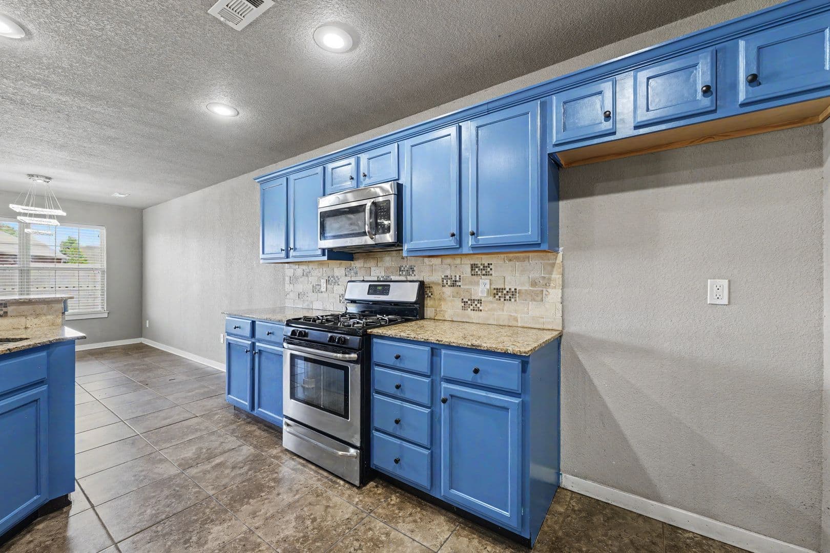 Springdale House: 3862 Kirkbridge Pl