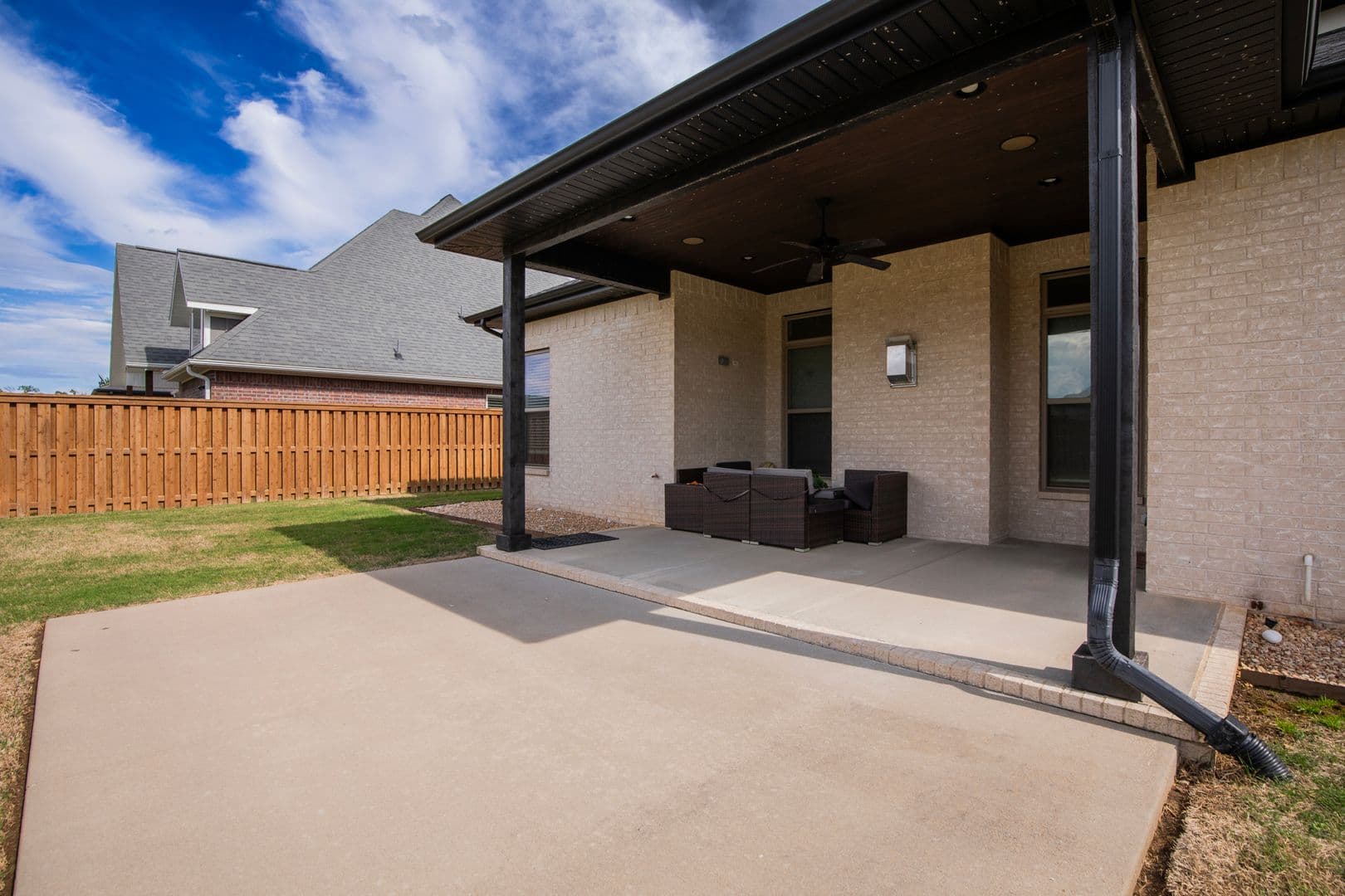 Bentonville House: 8707 W Flycatcher Pl