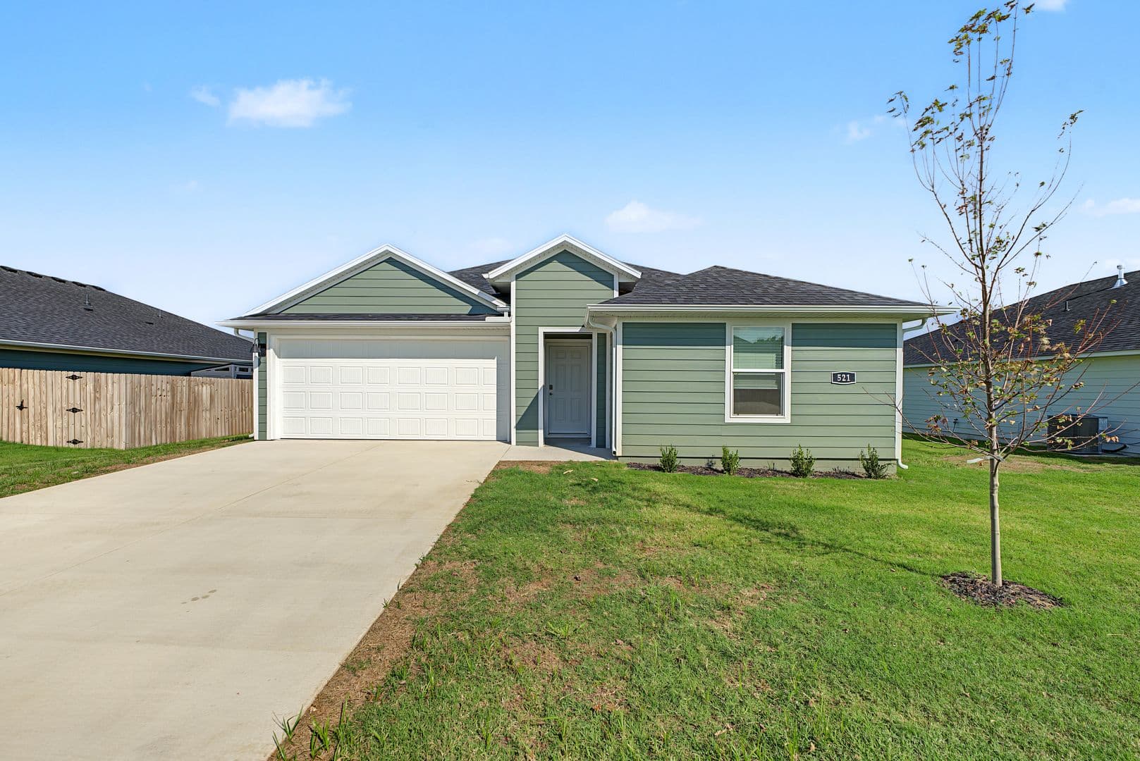 Prairie Grove House: 521 Riggs St