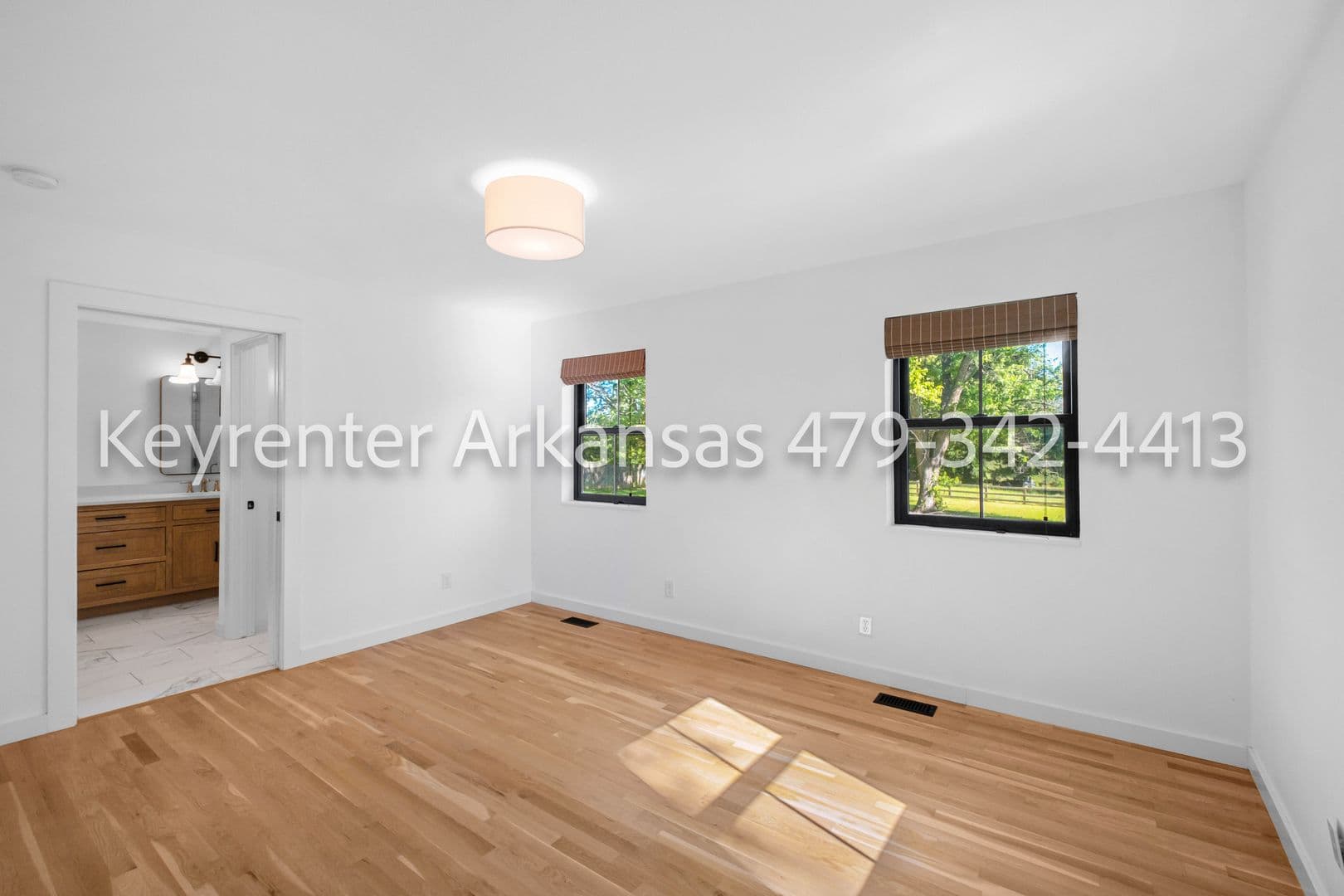 Fayetteville House: 4480 E Trough Spring Rd