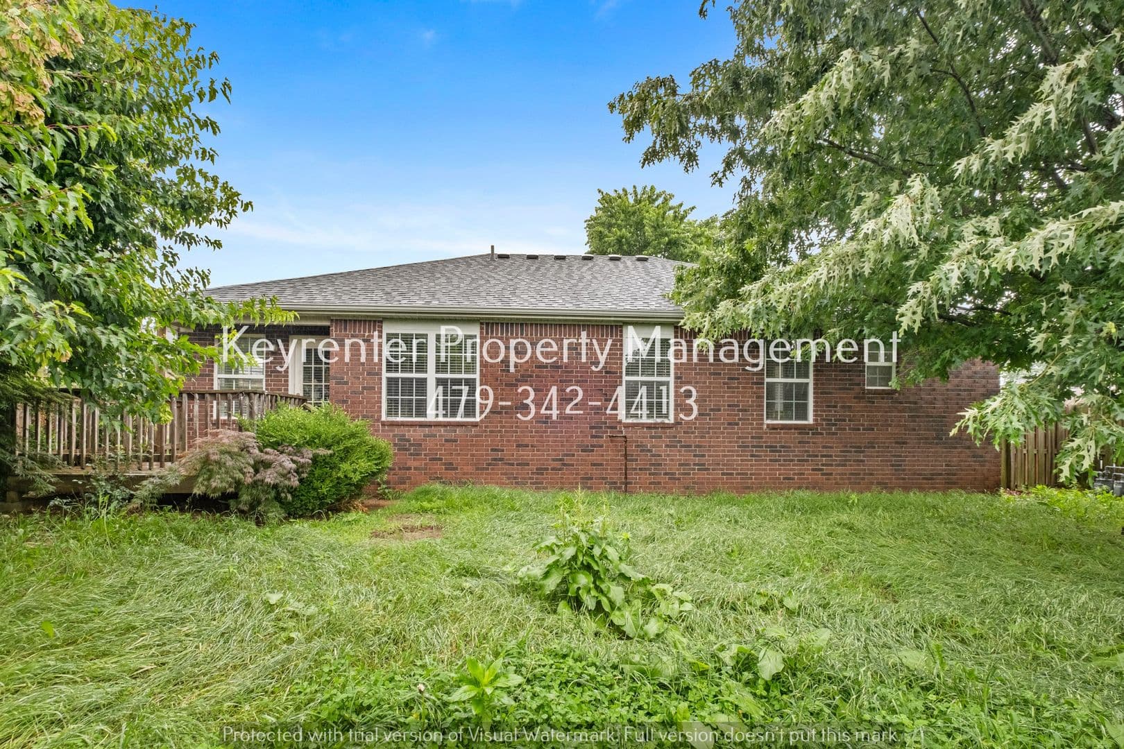 Bentonville House: 3703 Surrey Ave
