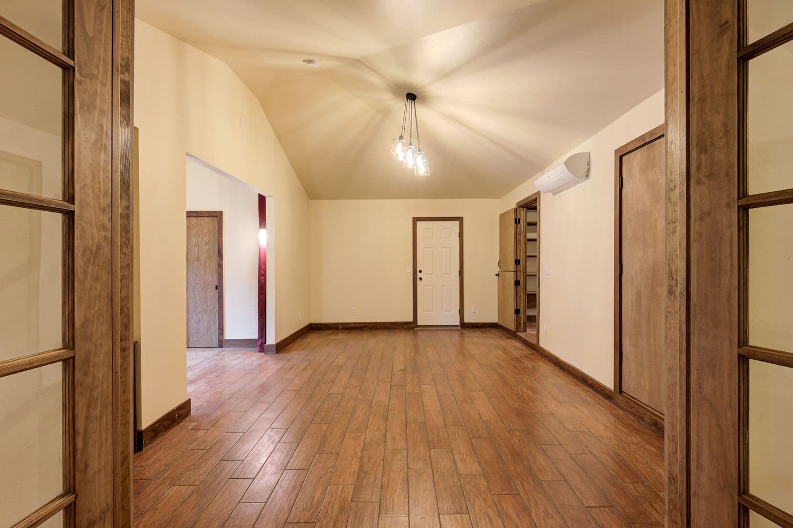 Edmond House: 2429 Cedar Oak Dr