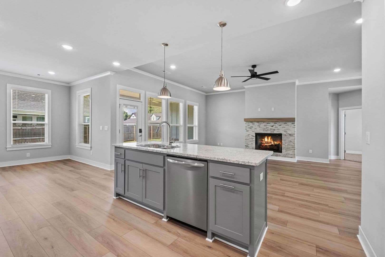 Prairie Grove House: 823 Mueller Way