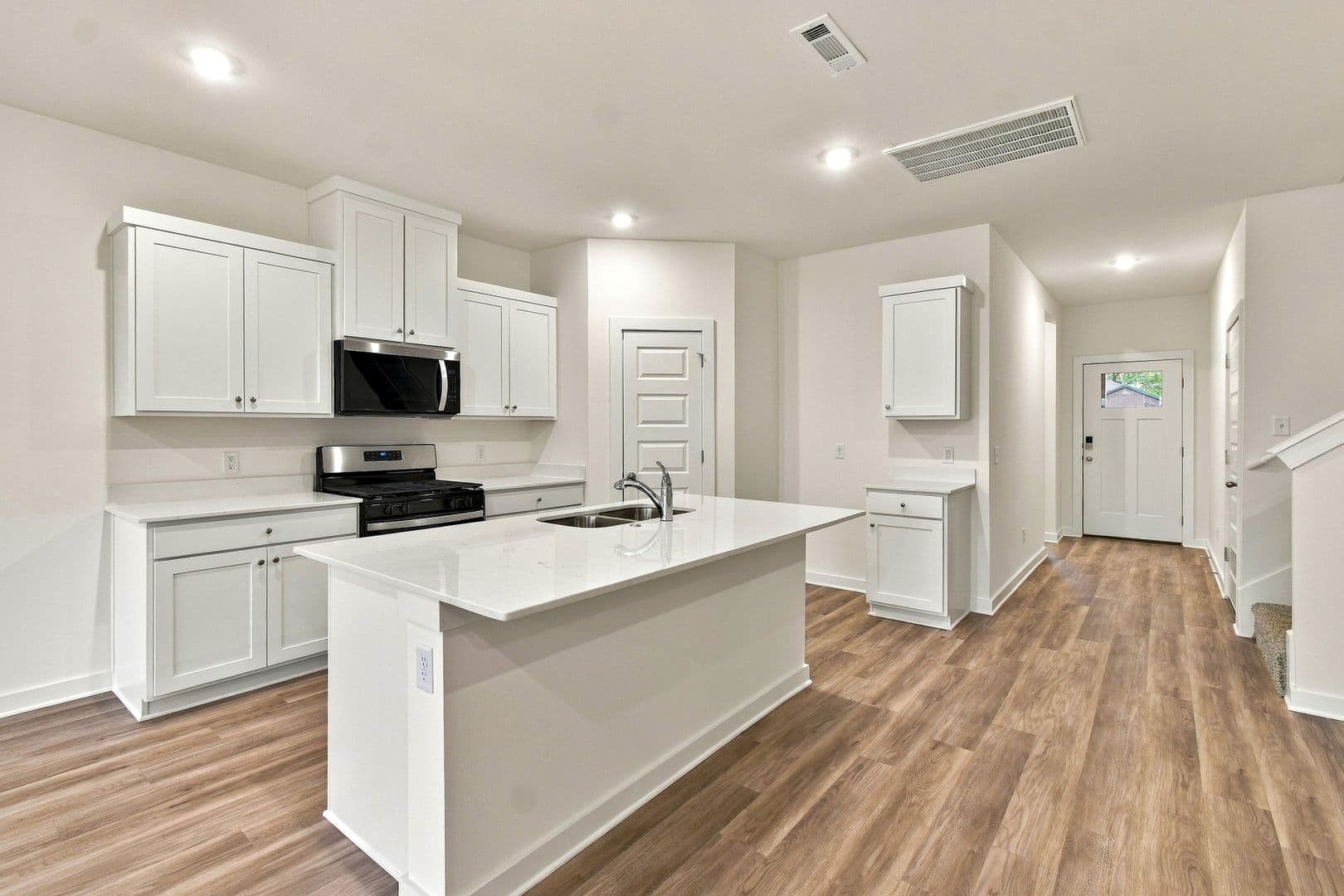 Fayetteville House: 612 S Neon Ave