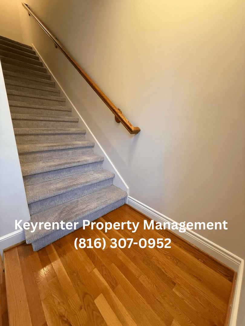 Kansas City House: 207 W 34th St