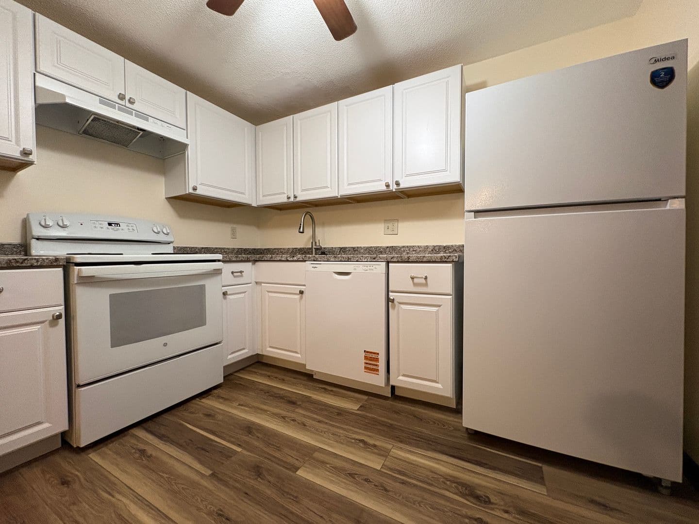 Dracut Condo: 700 Robbins Ave