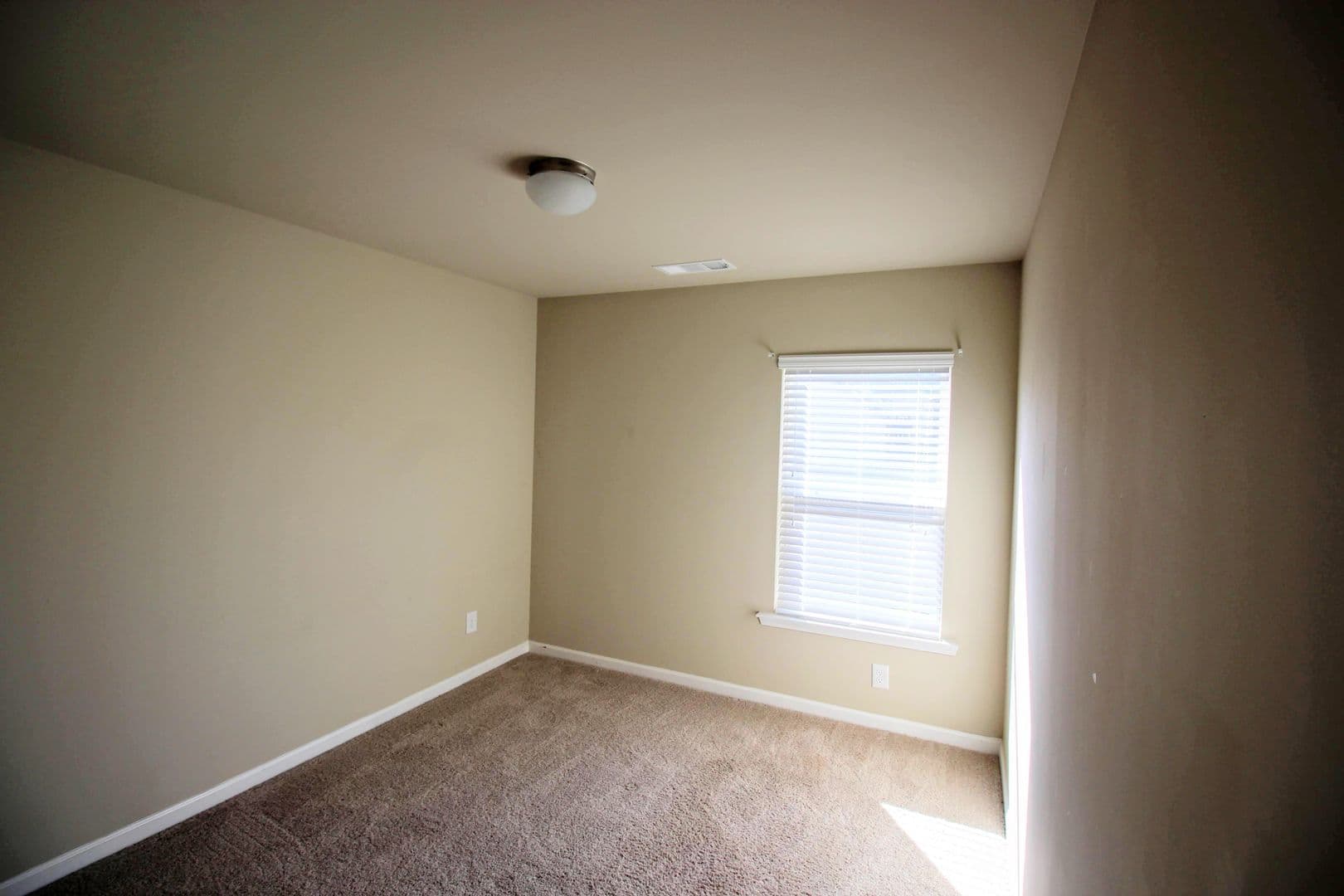 Dallas House: 12 Crown Dr