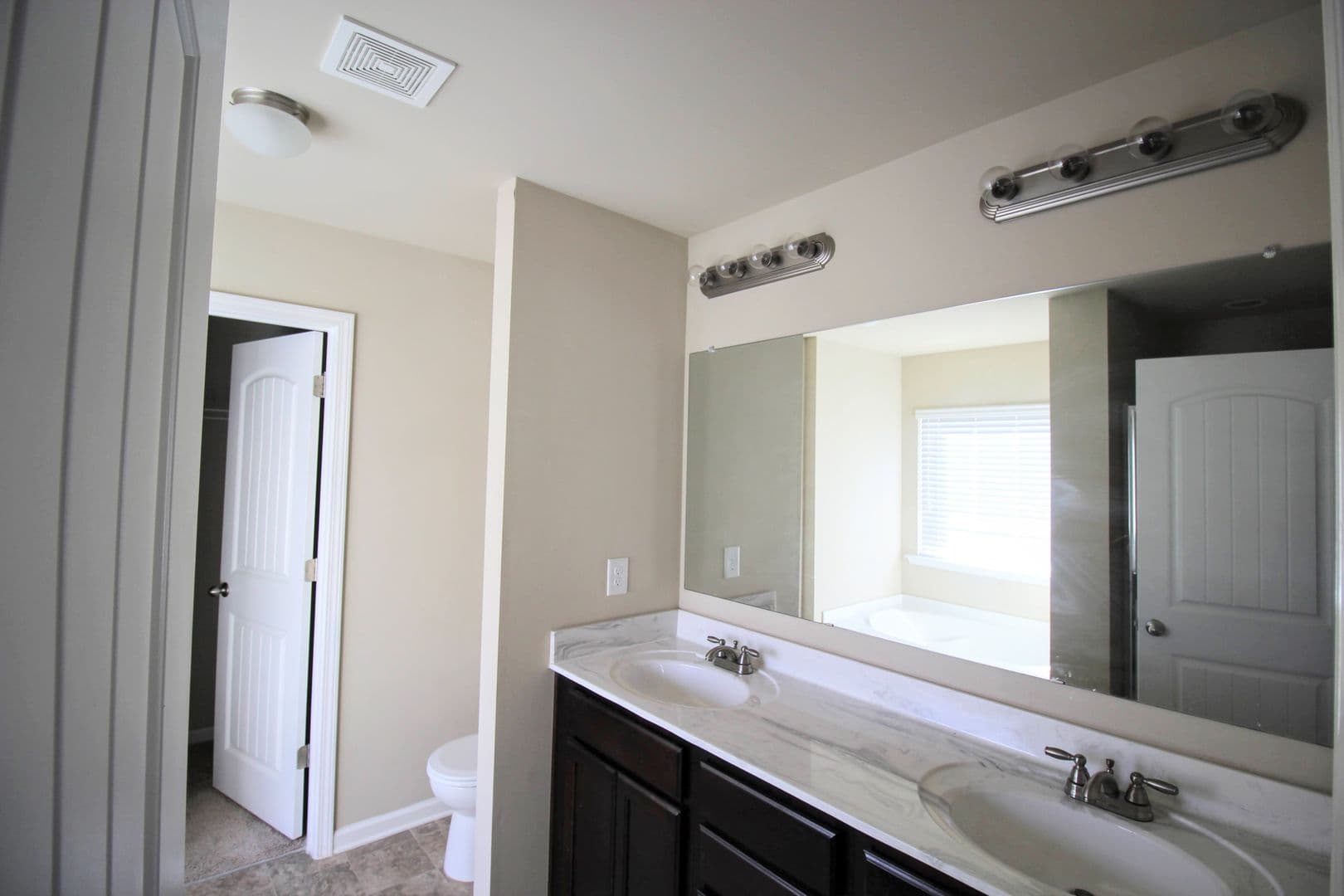 Dallas House: 12 Crown Dr