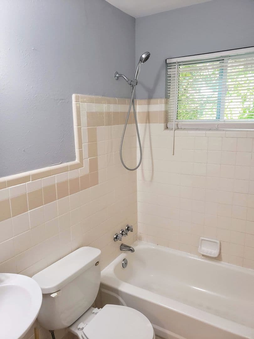 Decatur Apartment: 1596 Line Circle