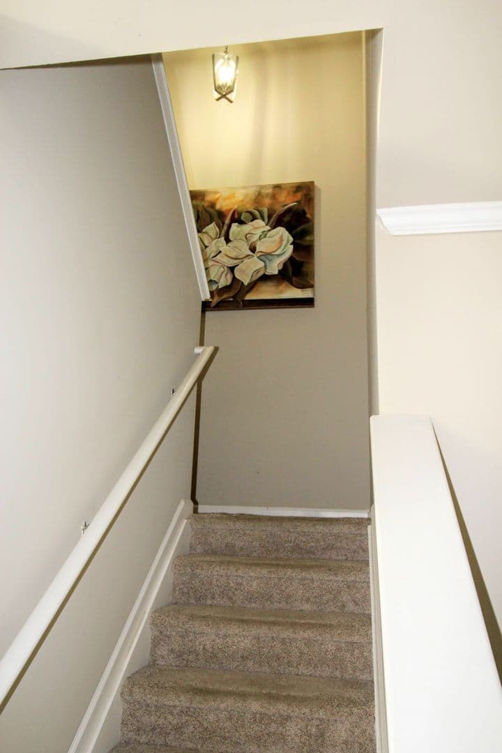Dallas House: 12 Crown Dr