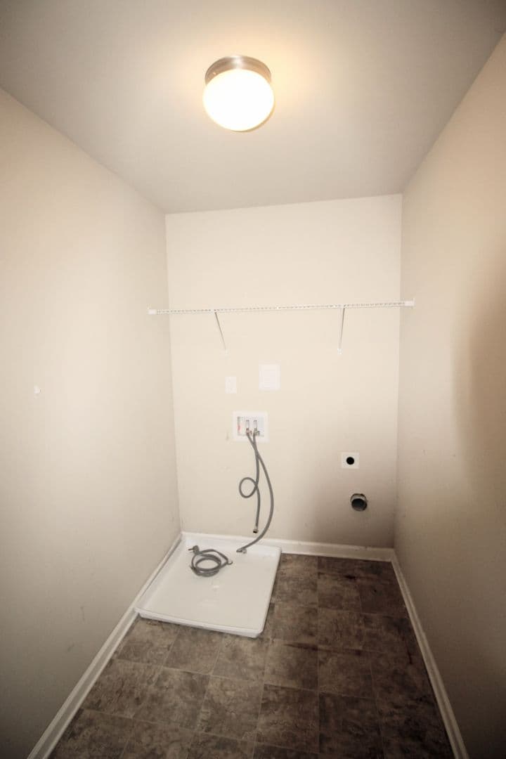 Dallas House: 12 Crown Dr