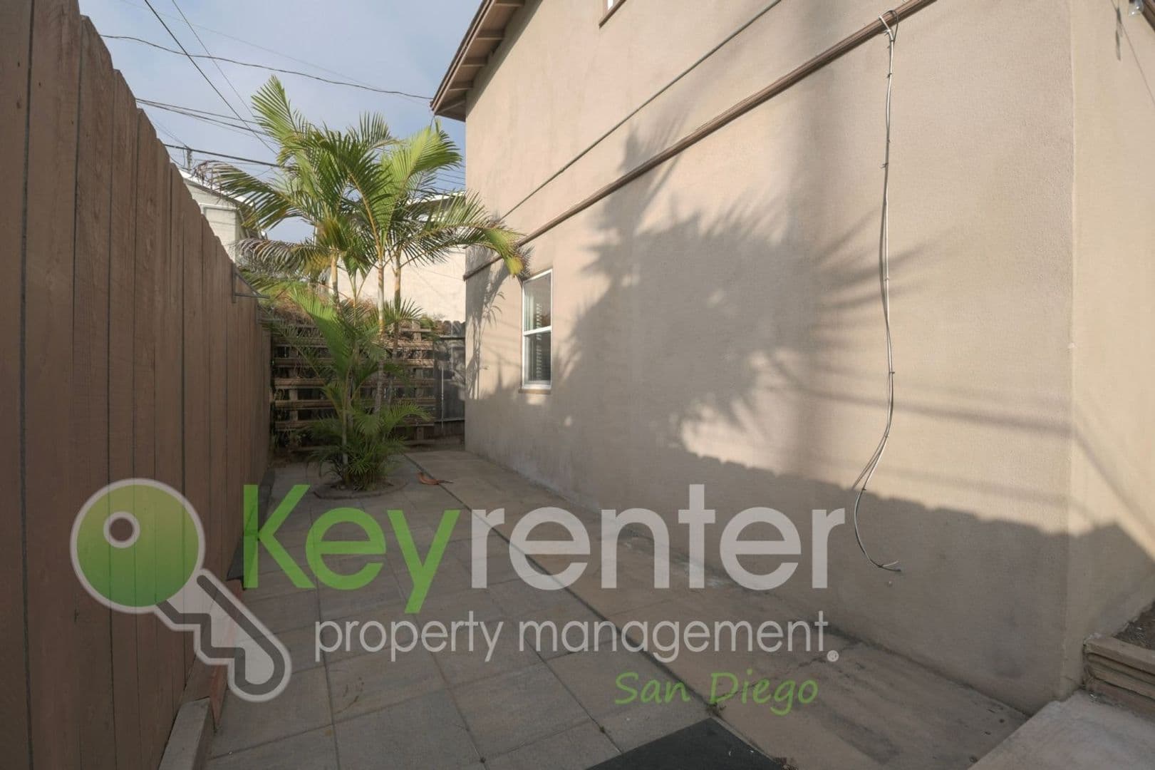 Oceanside House: 620-A N. Nevada St
