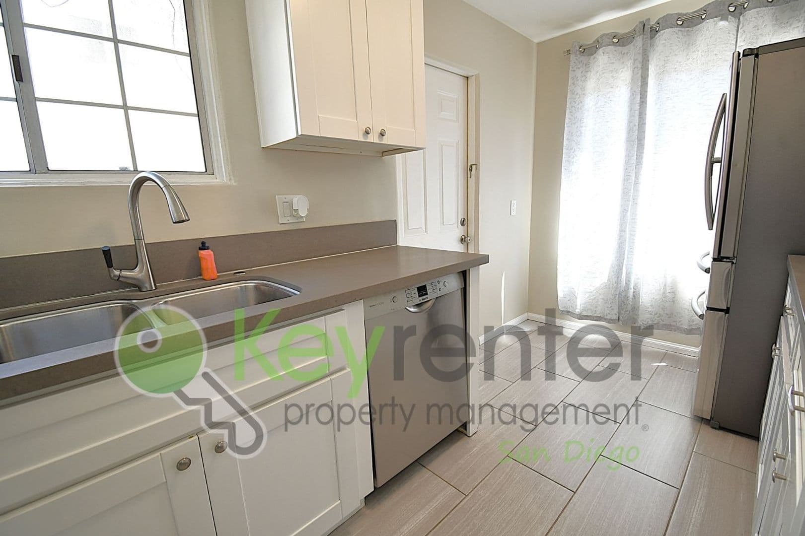 San Diego House: 4517 55th St