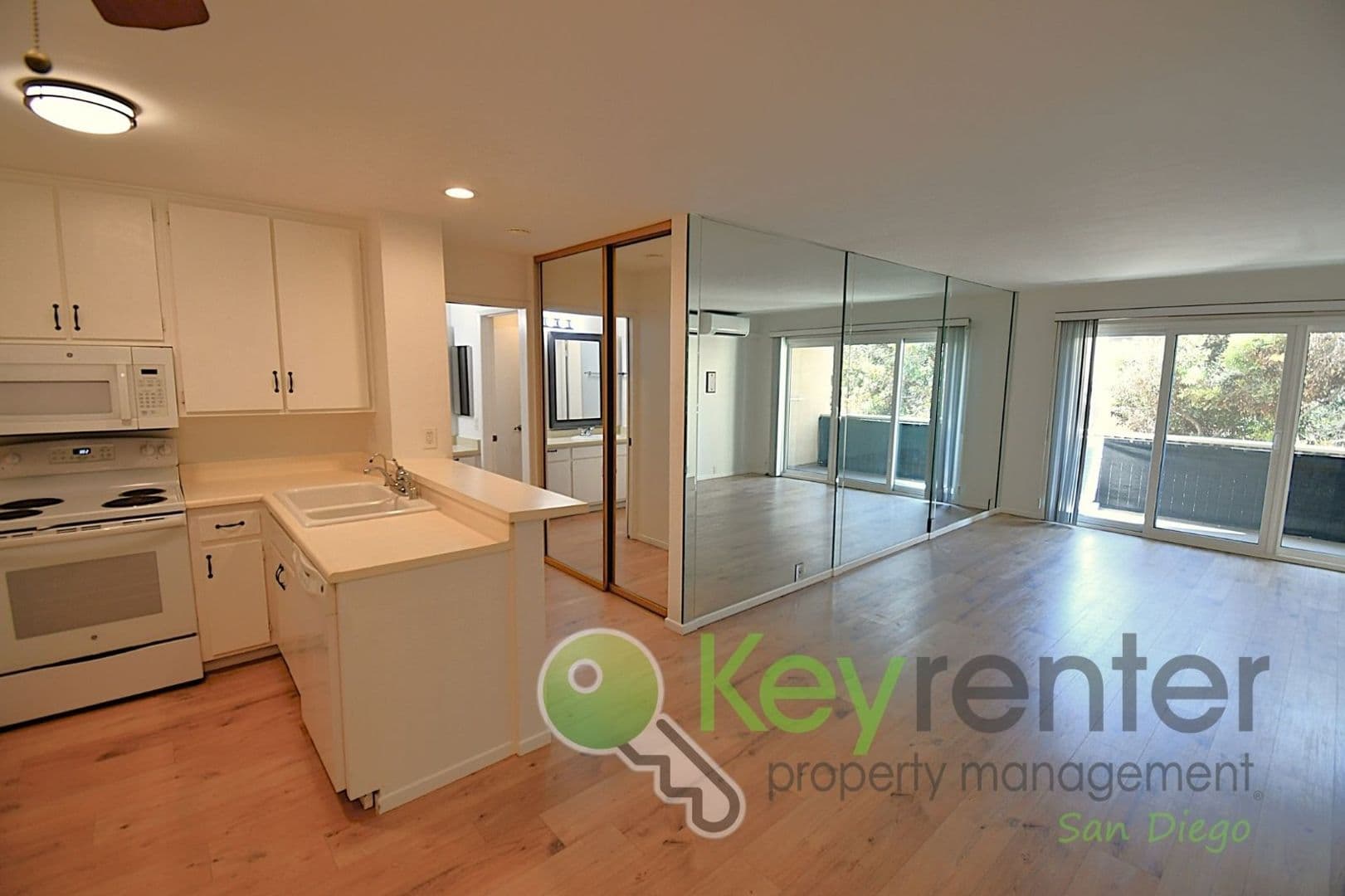 San Diego Condo: 1775 Diamond St