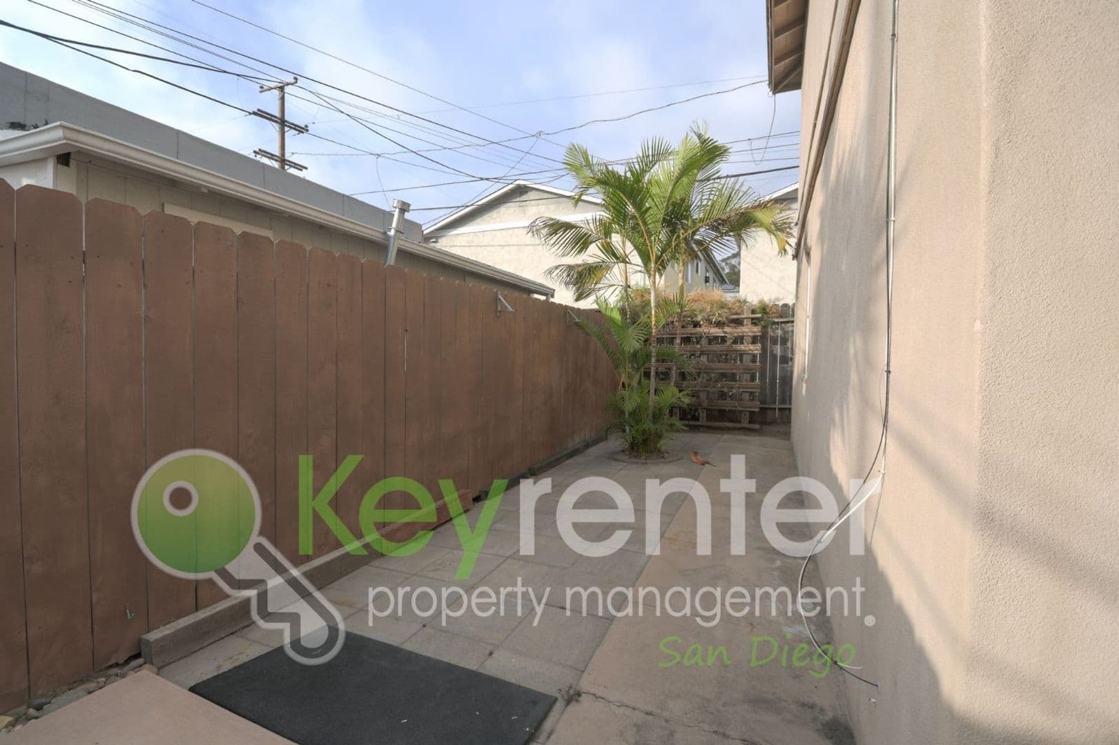 Oceanside House: 620-A N. Nevada St