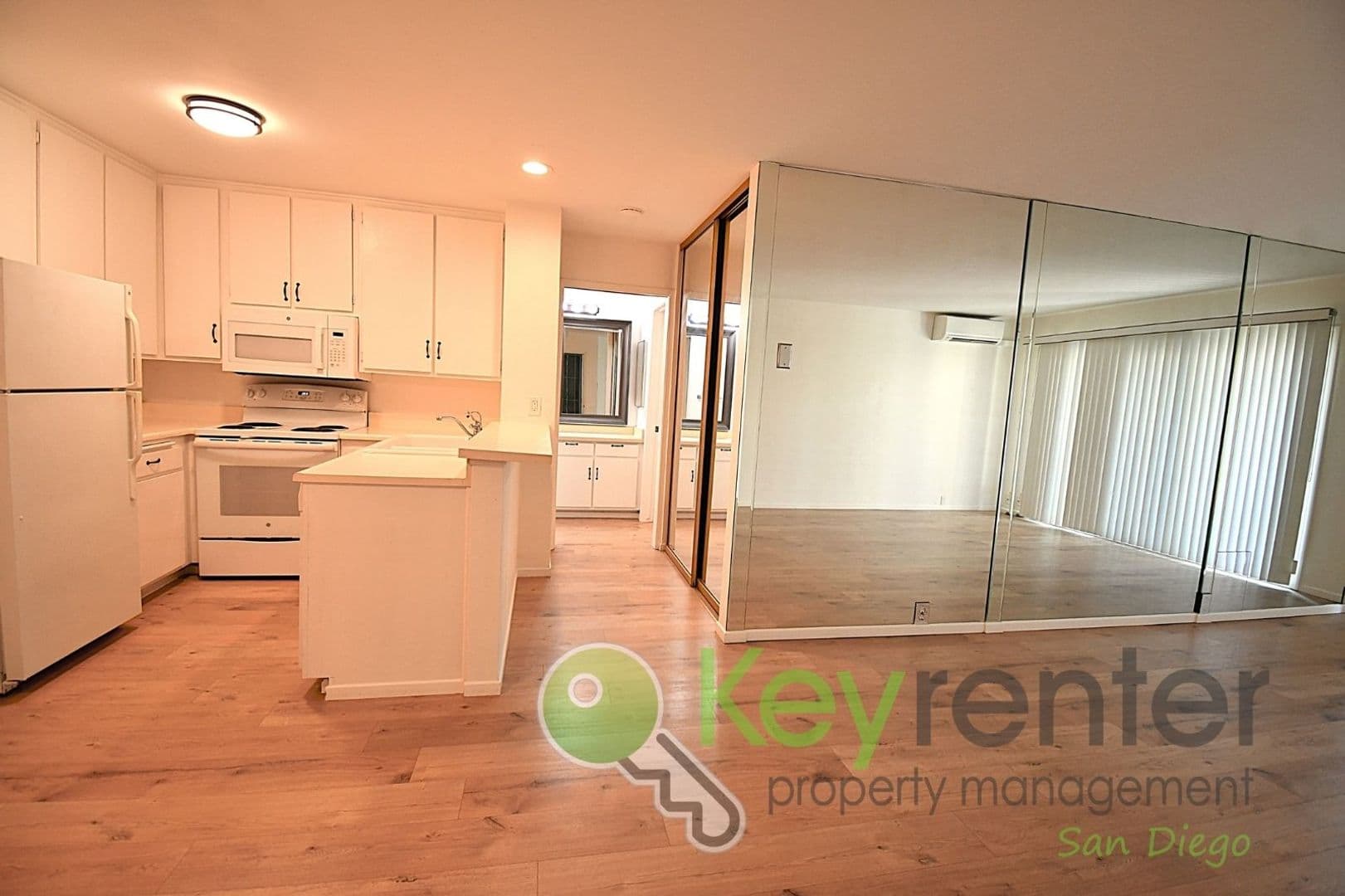 San Diego Condo: 1775 Diamond St