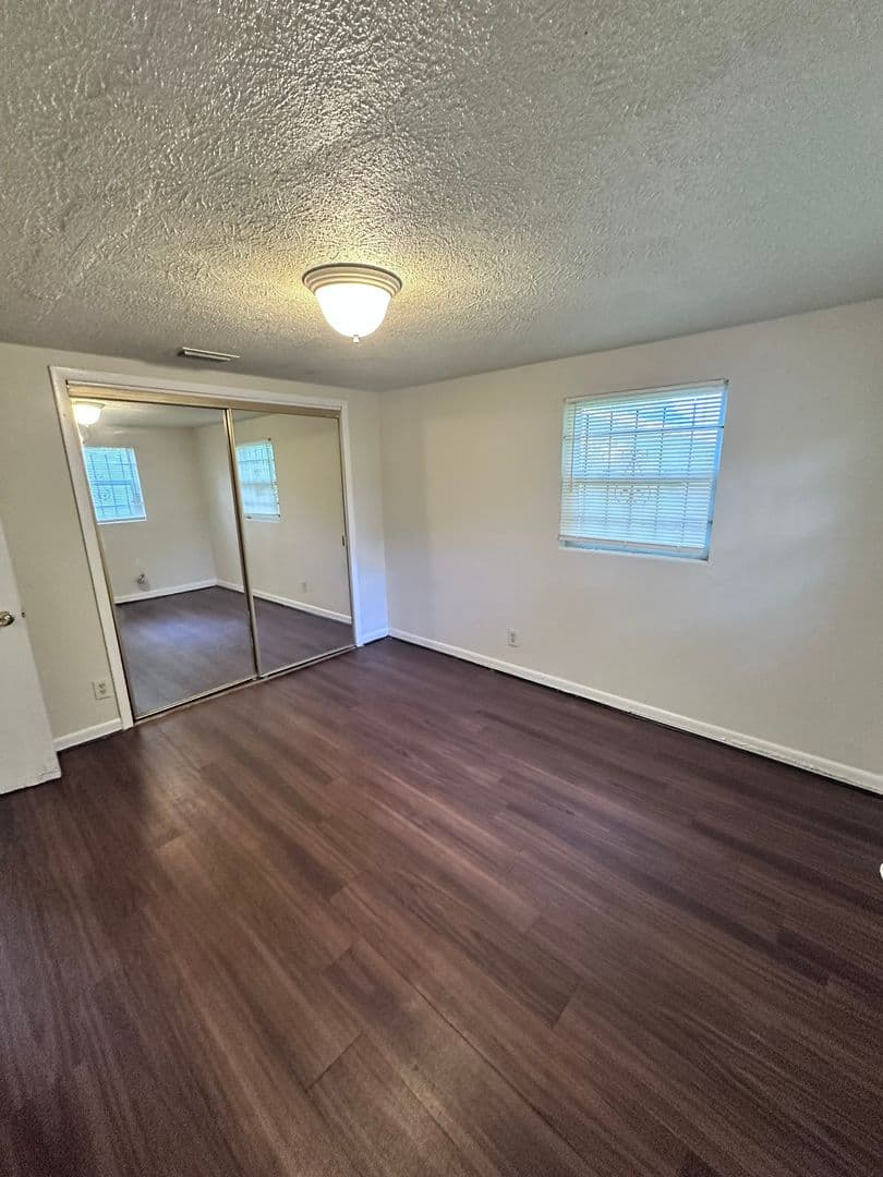 Jacksonville House: 2017 Ella St
