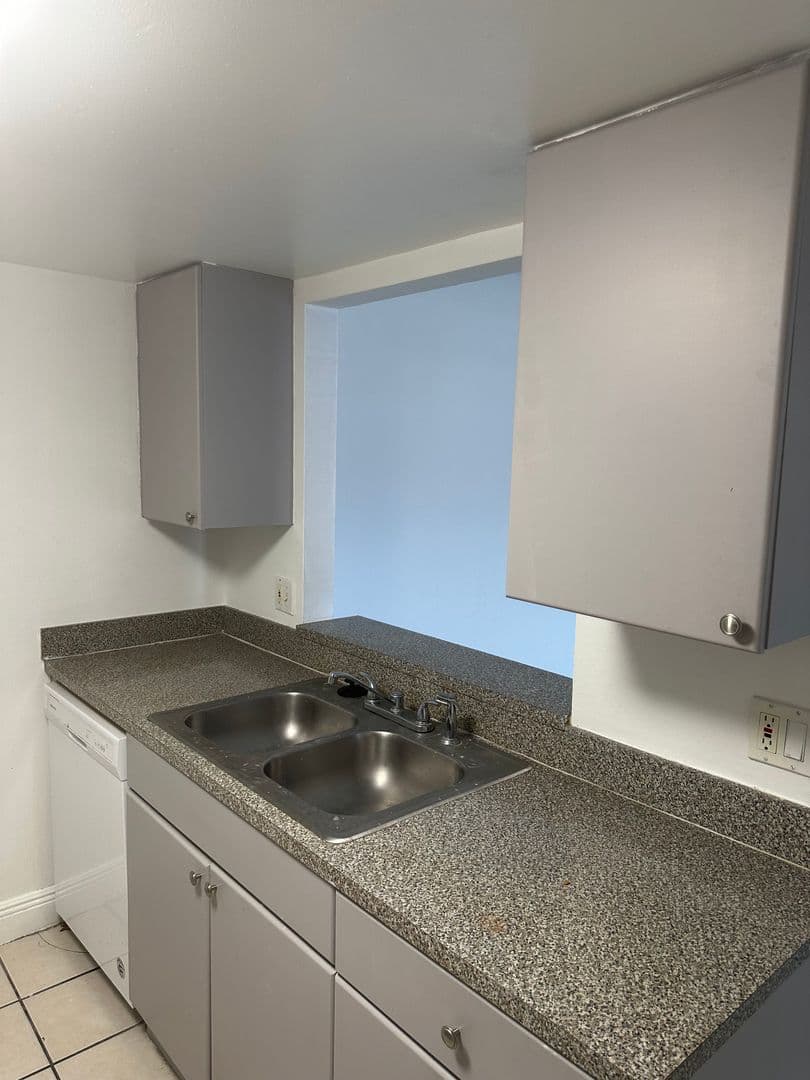 Fort Myers Apartment: 12622 Kenwood Lane
