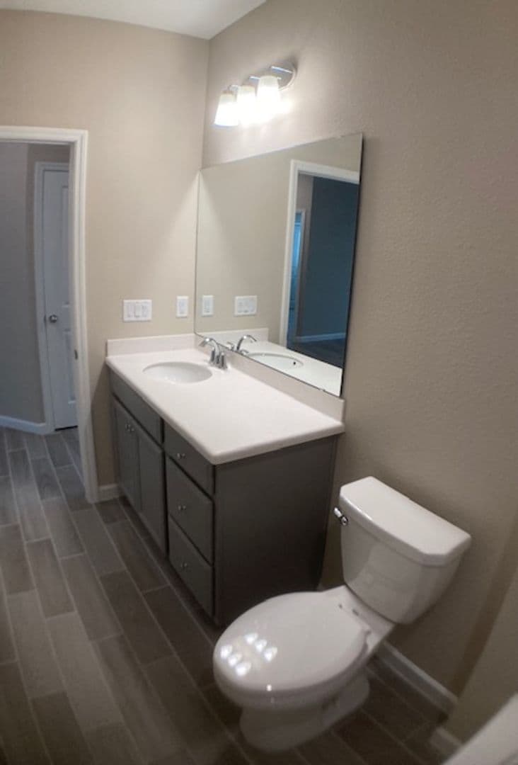 Jacksonville House: 10211 Moran Court