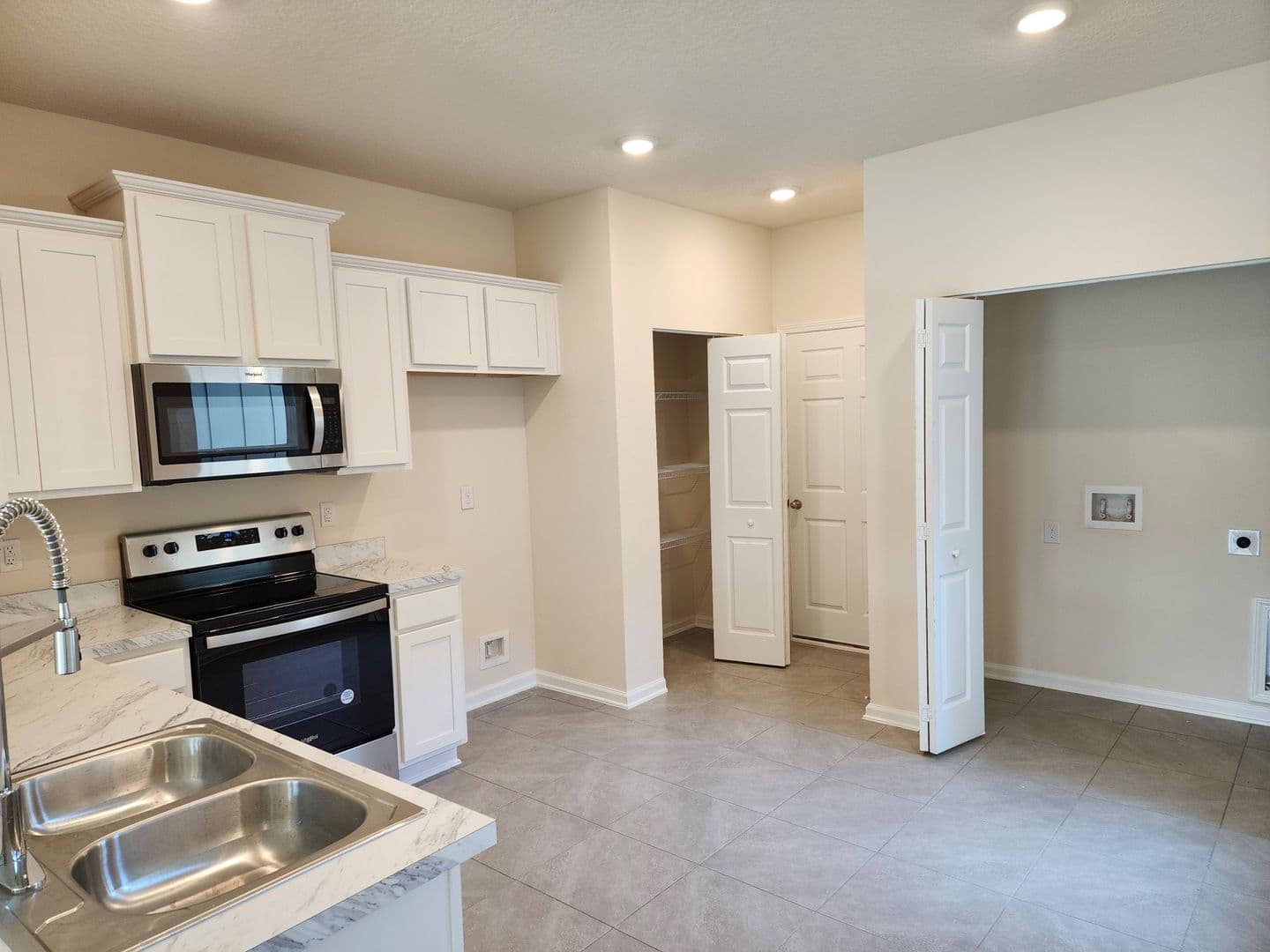 Jacksonville Townhome: 910 Observatory Pkwy
