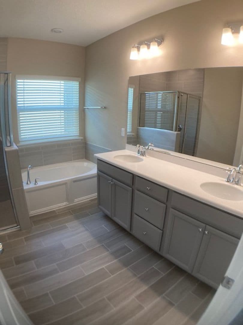 Jacksonville House: 10211 Moran Court