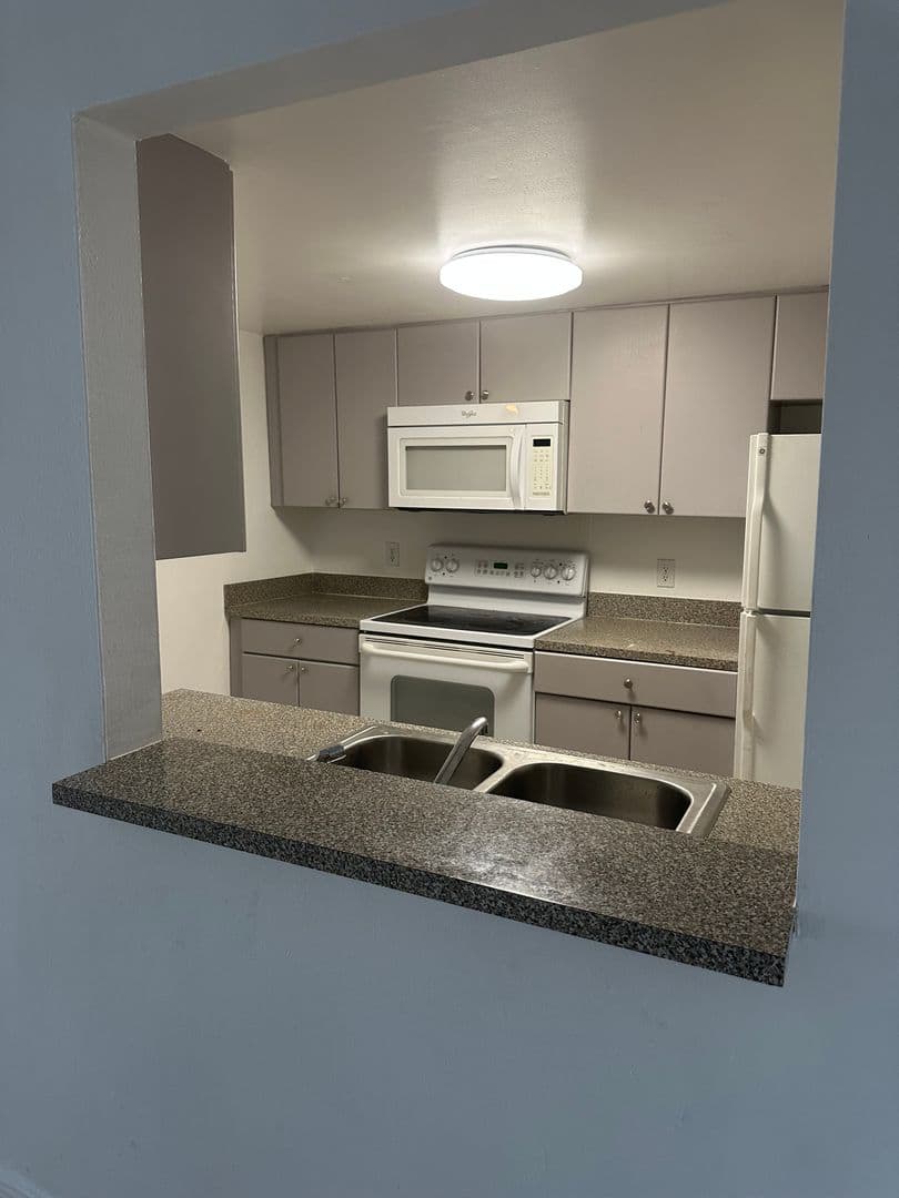 Fort Myers Apartment: 12622 Kenwood Lane