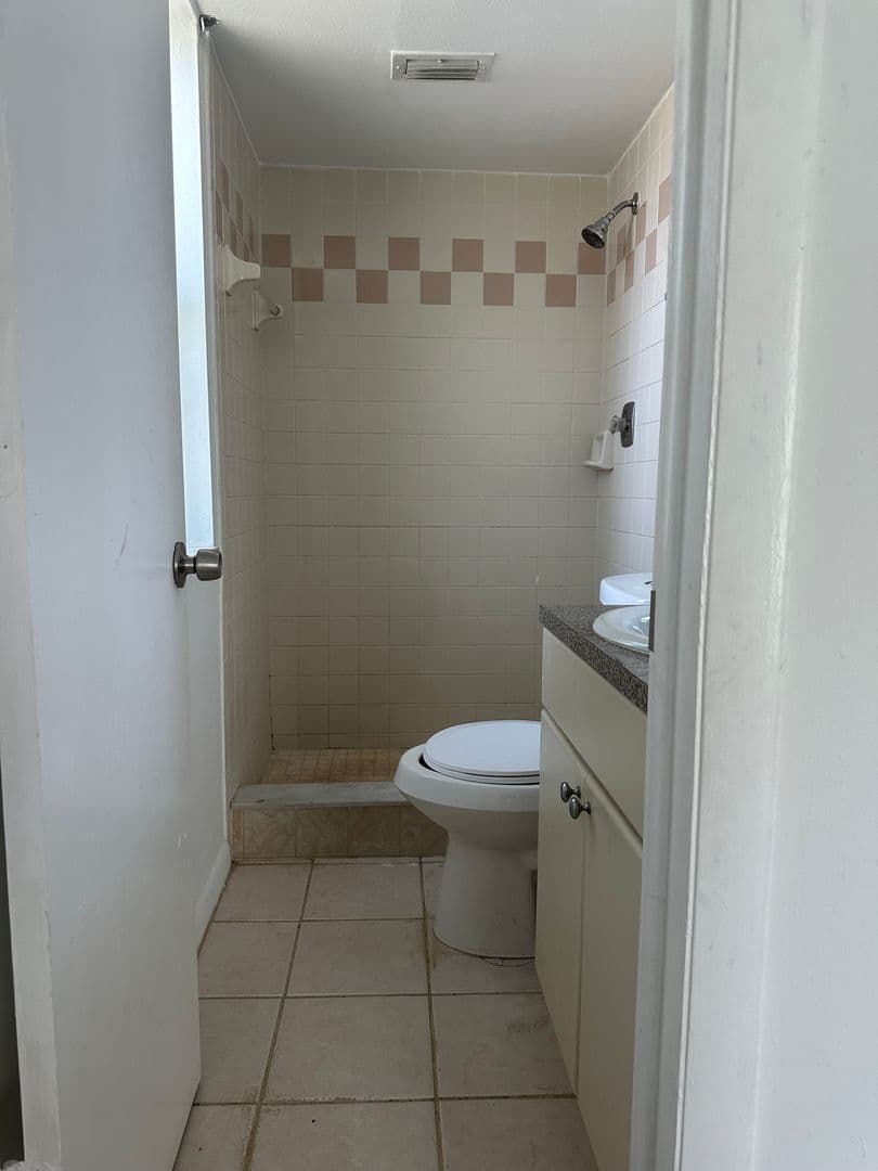 Fort Myers Apartment: 12622 Kenwood Lane