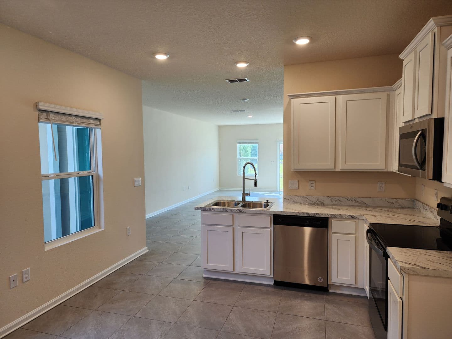 Jacksonville Townhome: 910 Observatory Pkwy